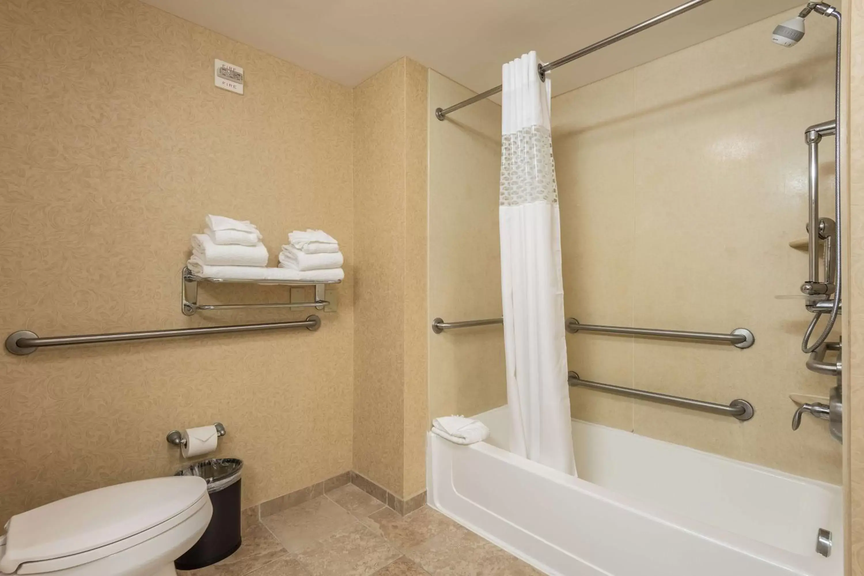 Bathroom in Hampton Inn & Suites Orlando-South Lake Buena Vista