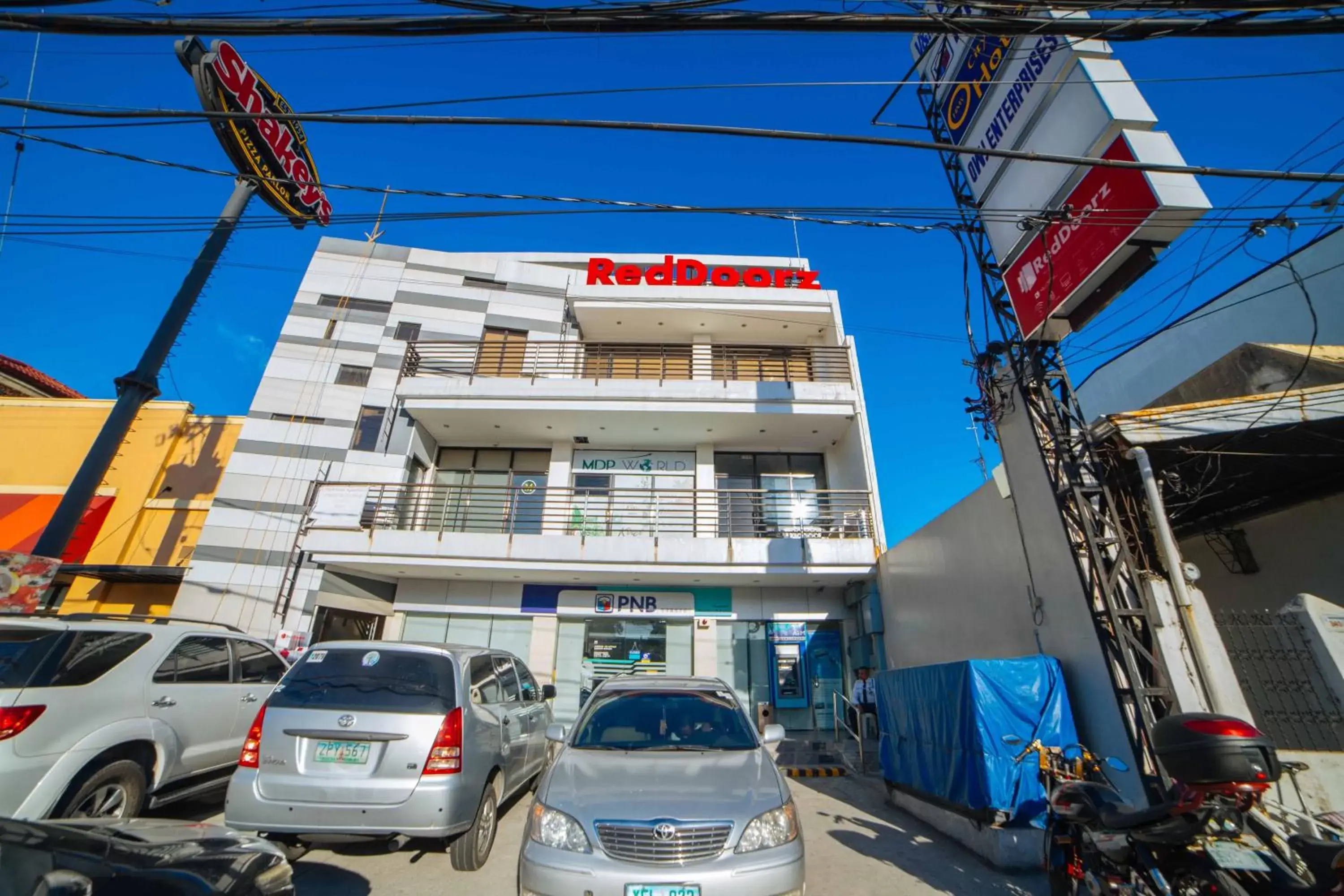 Property building in RedDoorz near Angeles University Foundation Property building in RedDoorz near Angeles University Foundation