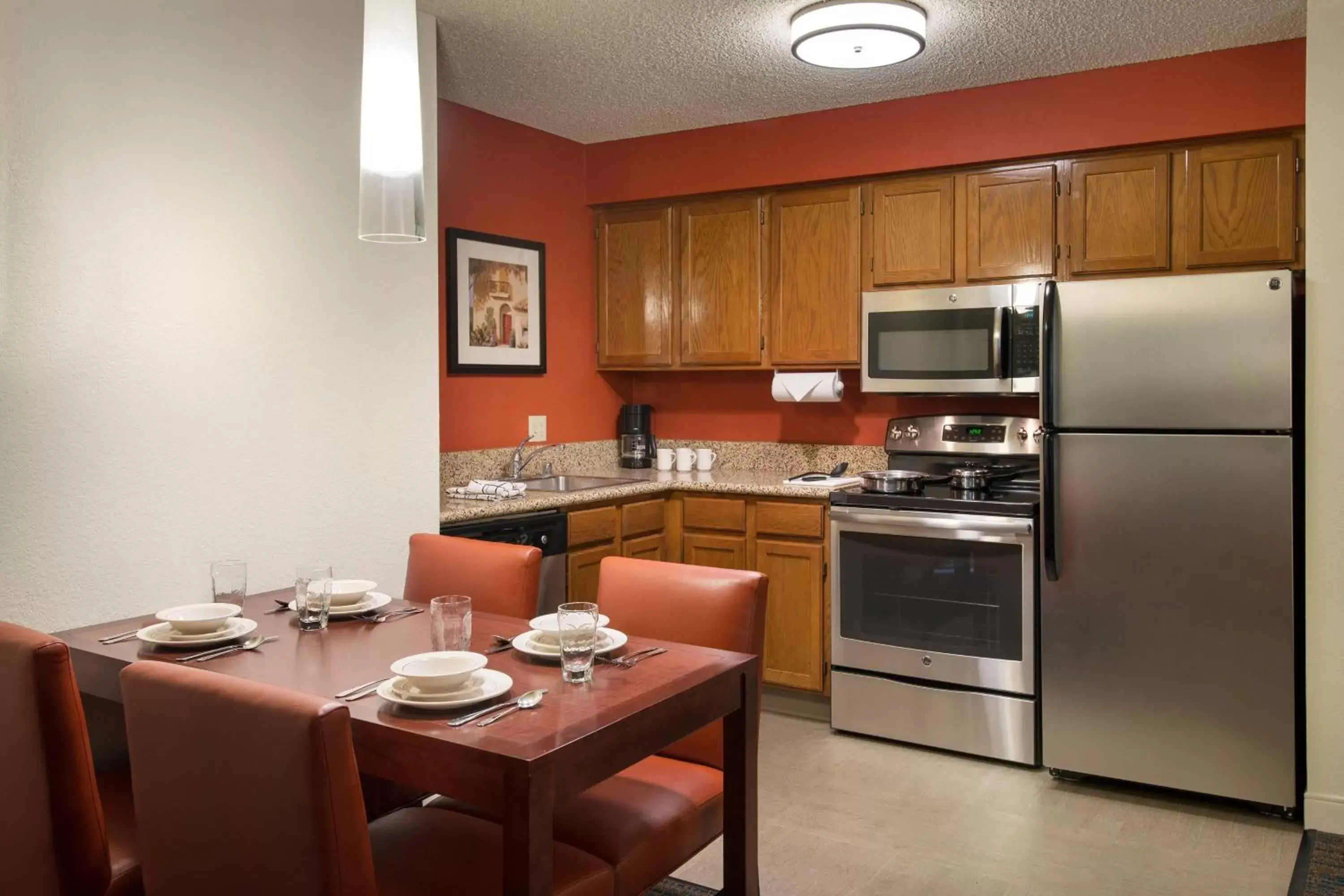 Bedroom, Kitchen/Kitchenette in Residence Inn San Diego Sorrento Mesa/Sorrento Valley