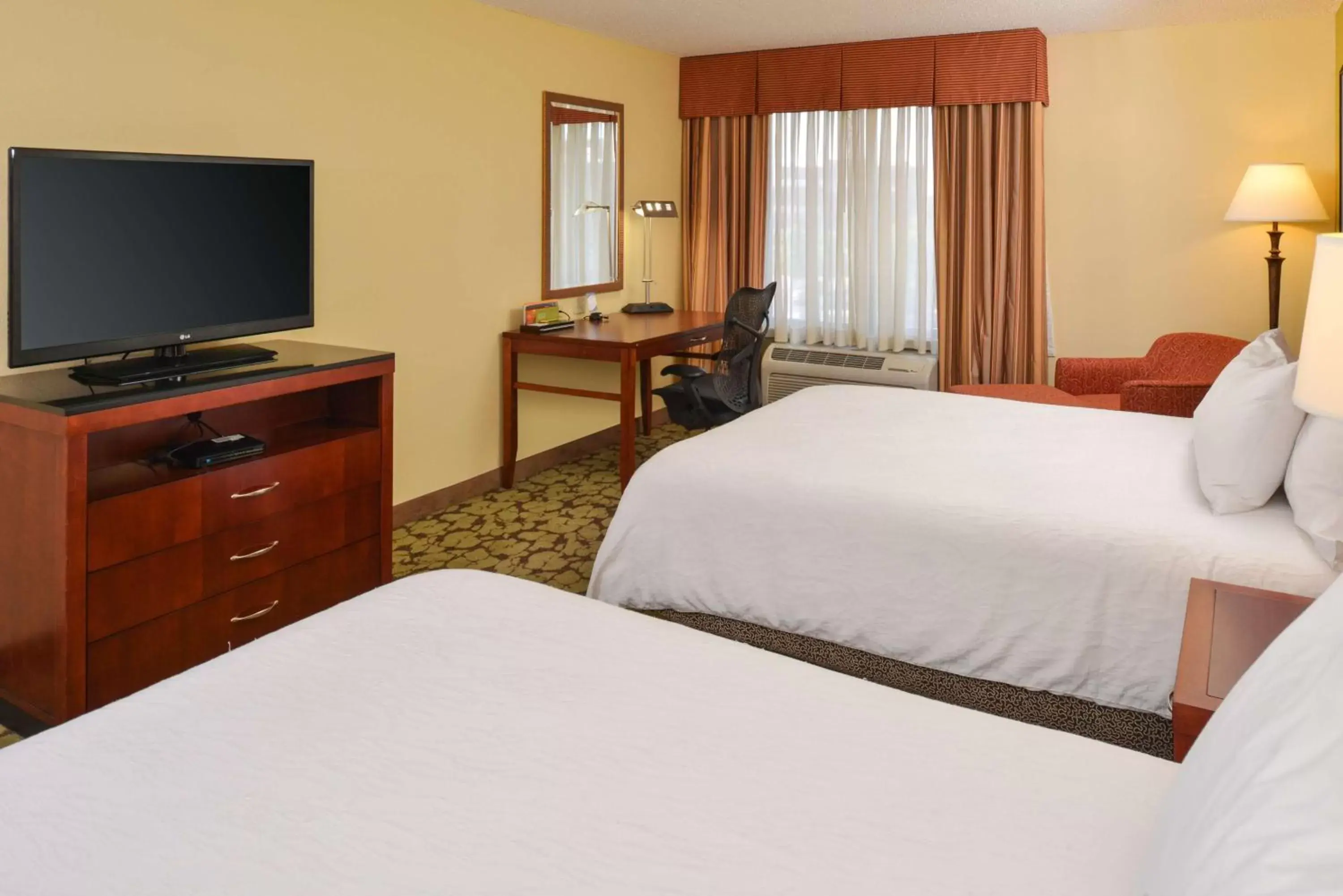 Bedroom, Bed in Hilton Garden Inn Terre Haute
