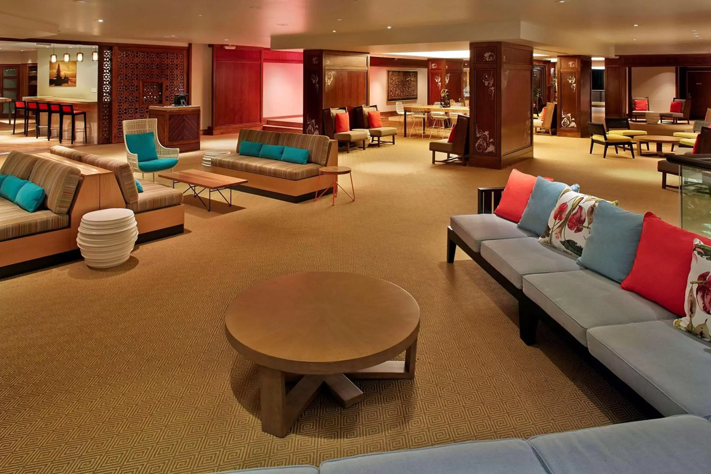 Lounge or bar in Hilton Hawaiian Village Waikiki Beach Resort