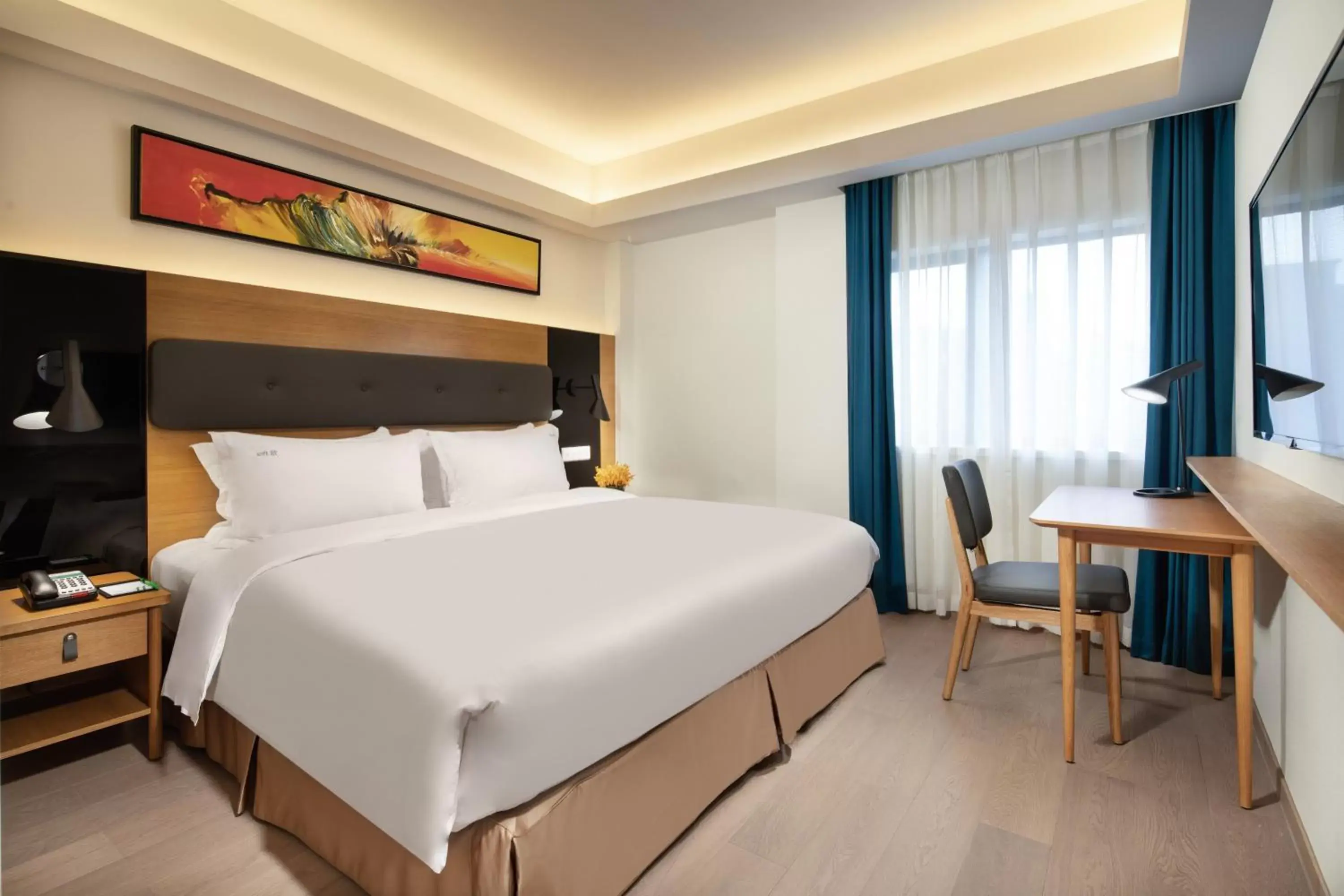 Bedroom in Holiday Inn Shanghai Hongqiao Central, an IHG Hotel