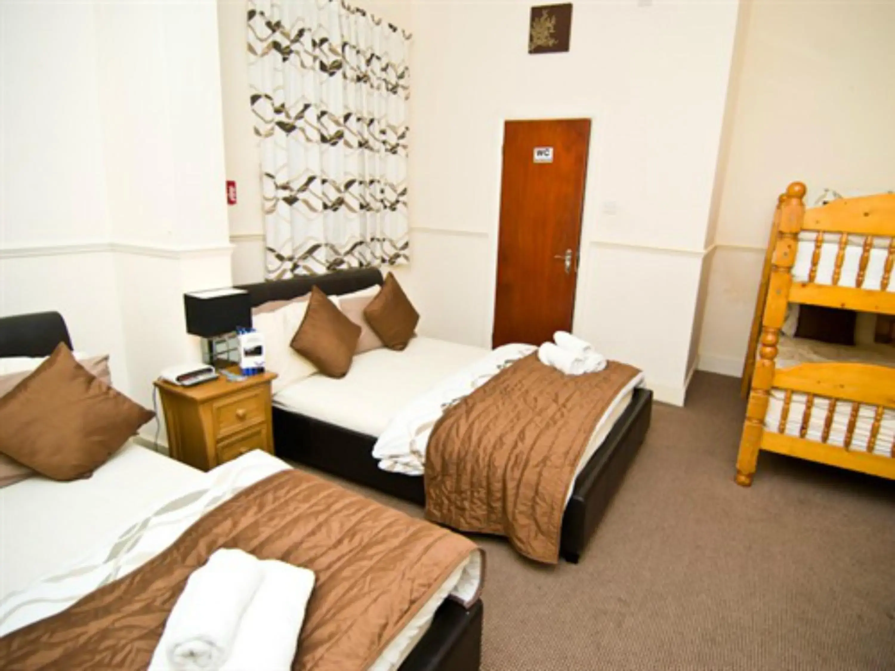 Bedroom, Bed in Skylark Guest House