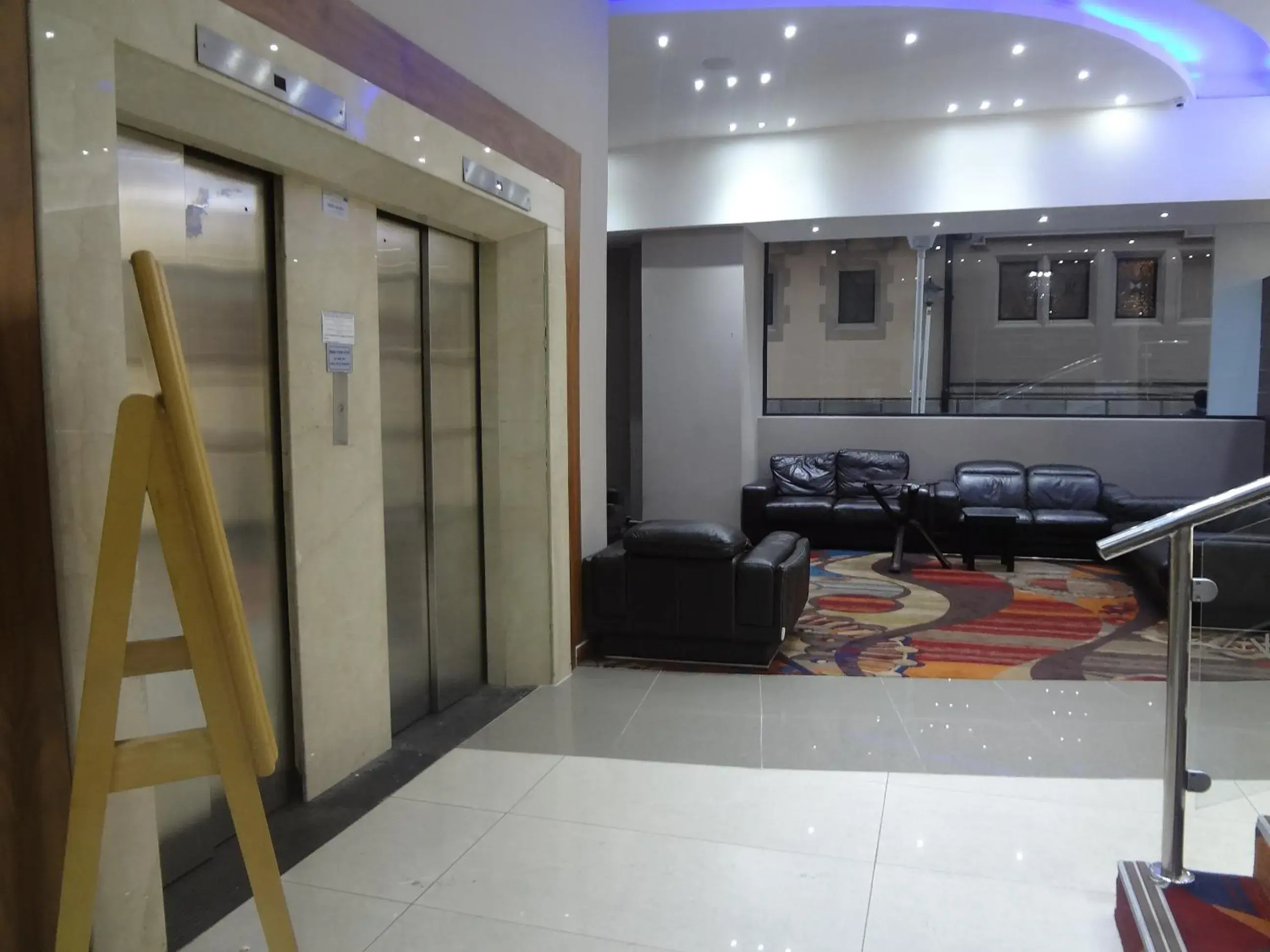 Lobby or reception in Albany Hotel