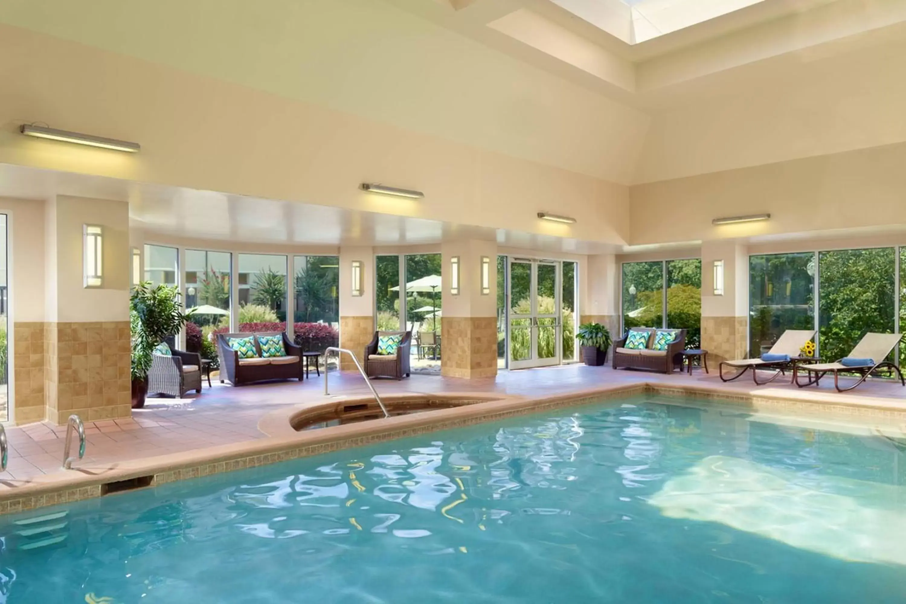 Swimming Pool in Atlanta Evergreen Lakeside Resort