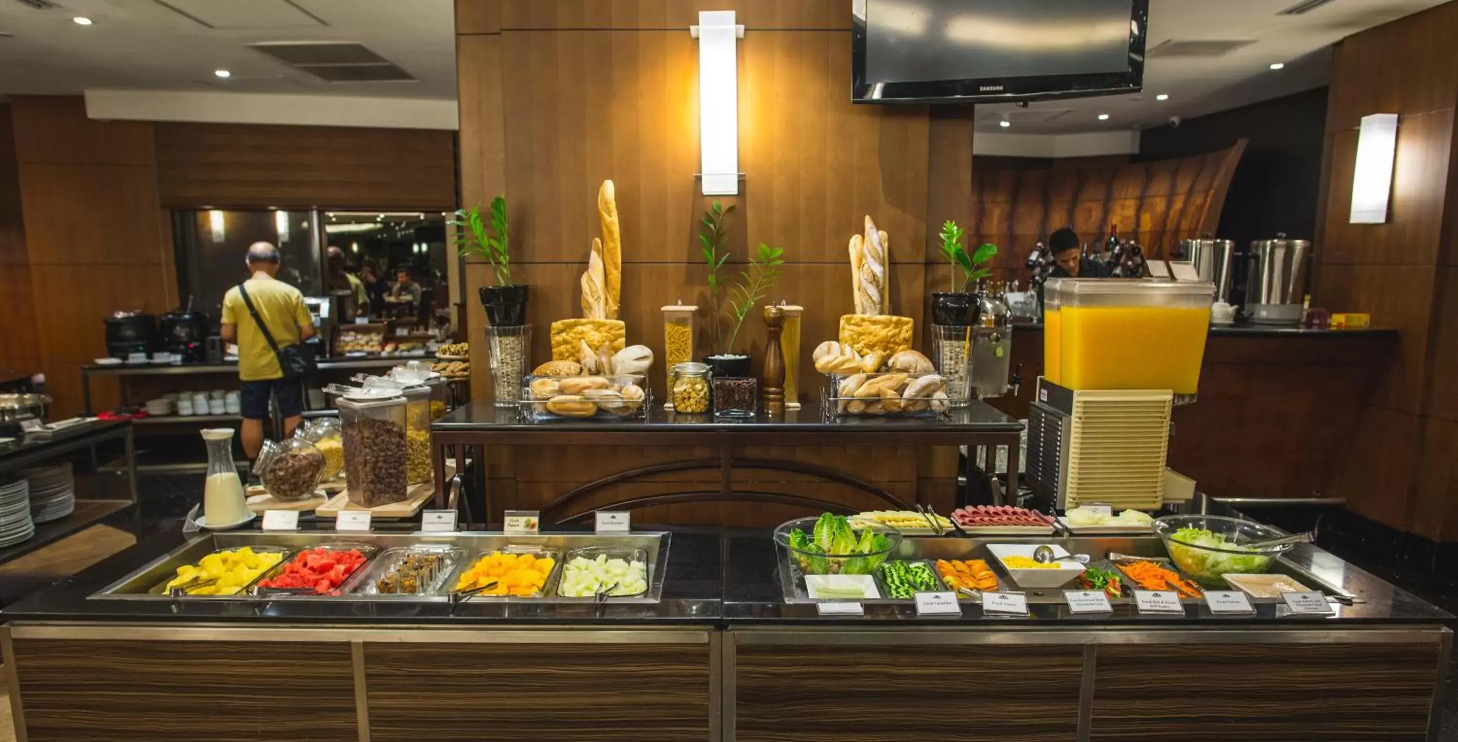 Restaurant/places to eat in City Garden Hotel Makati