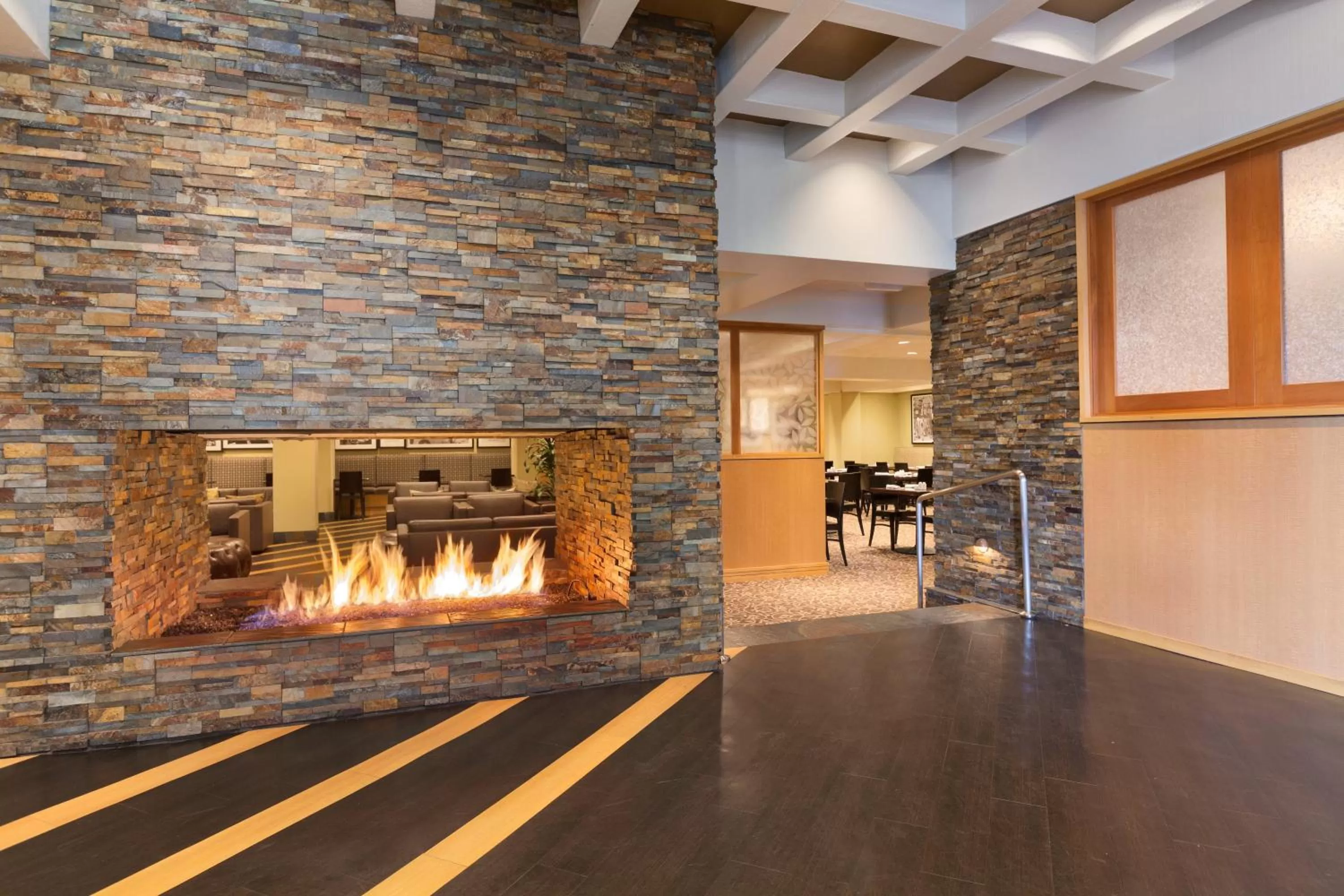 Restaurant/places to eat in USC Hotel