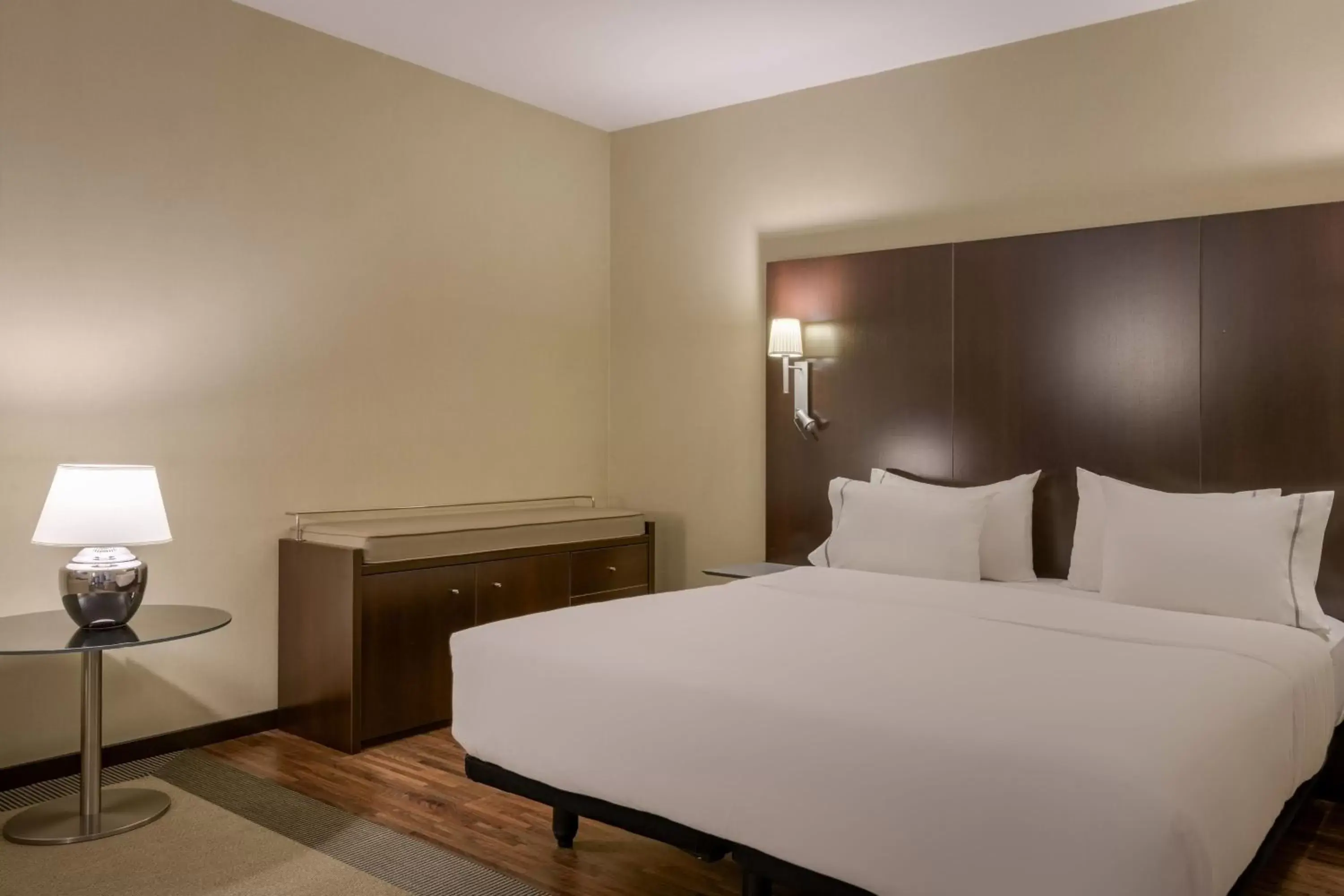 Photo of the whole room, Bed in AC Hotel Zamora by Marriott