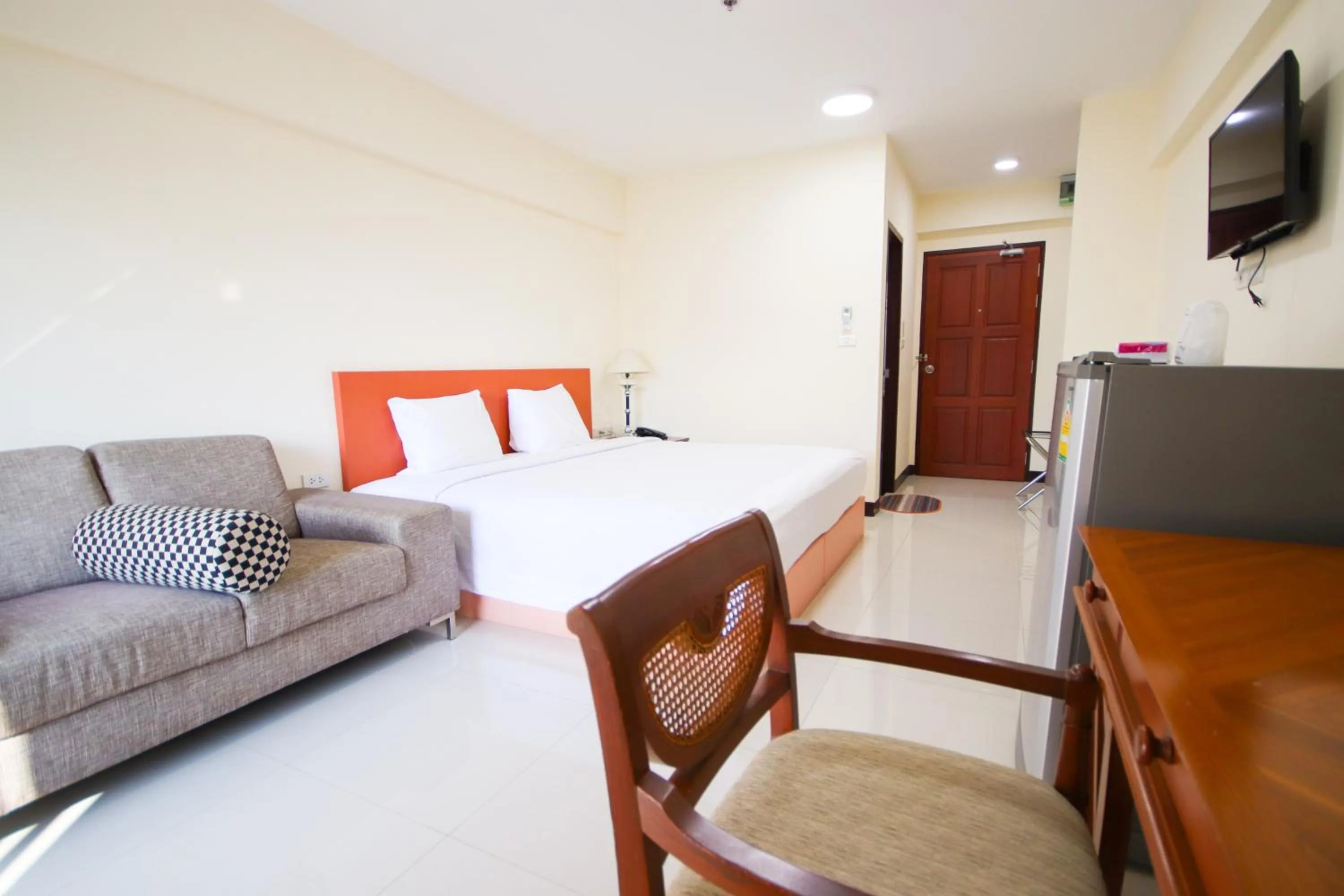 Bed in White House Bizotel