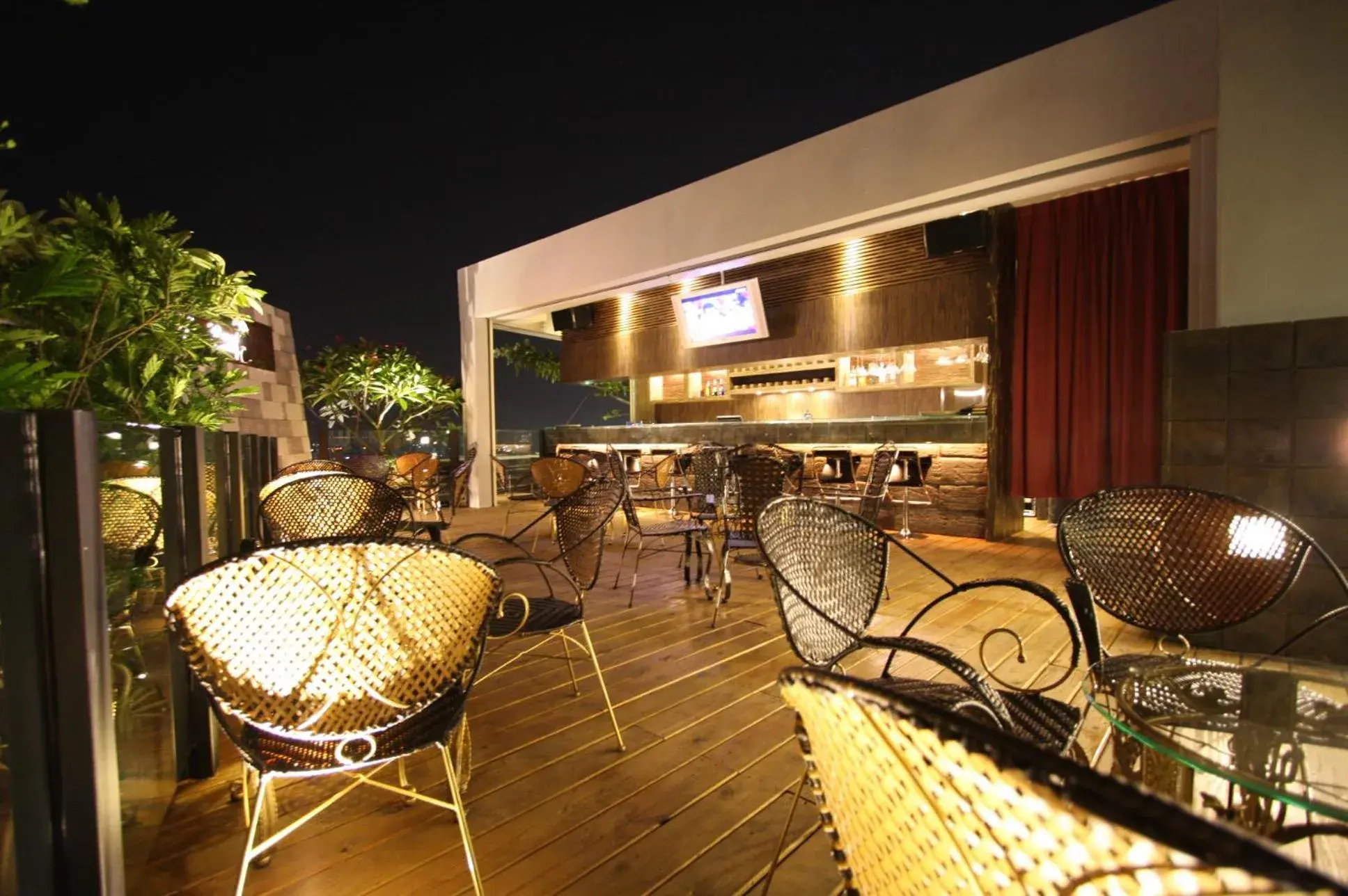 Lounge or bar in Grand Earl Hotel