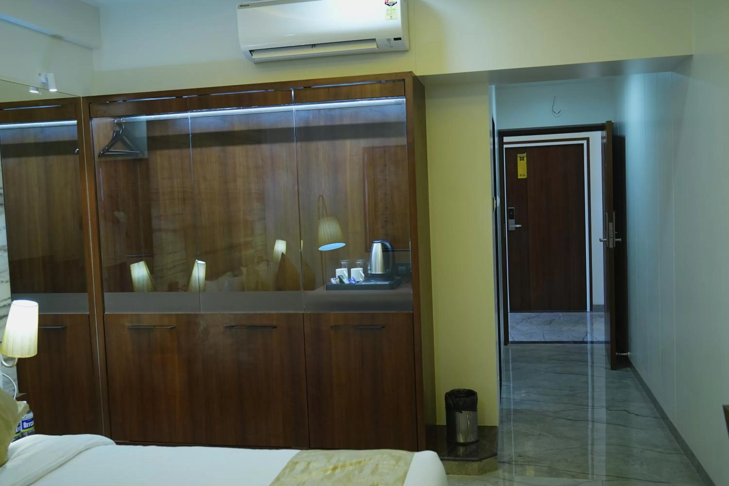 Bed in Four Petals Executive by LHMS