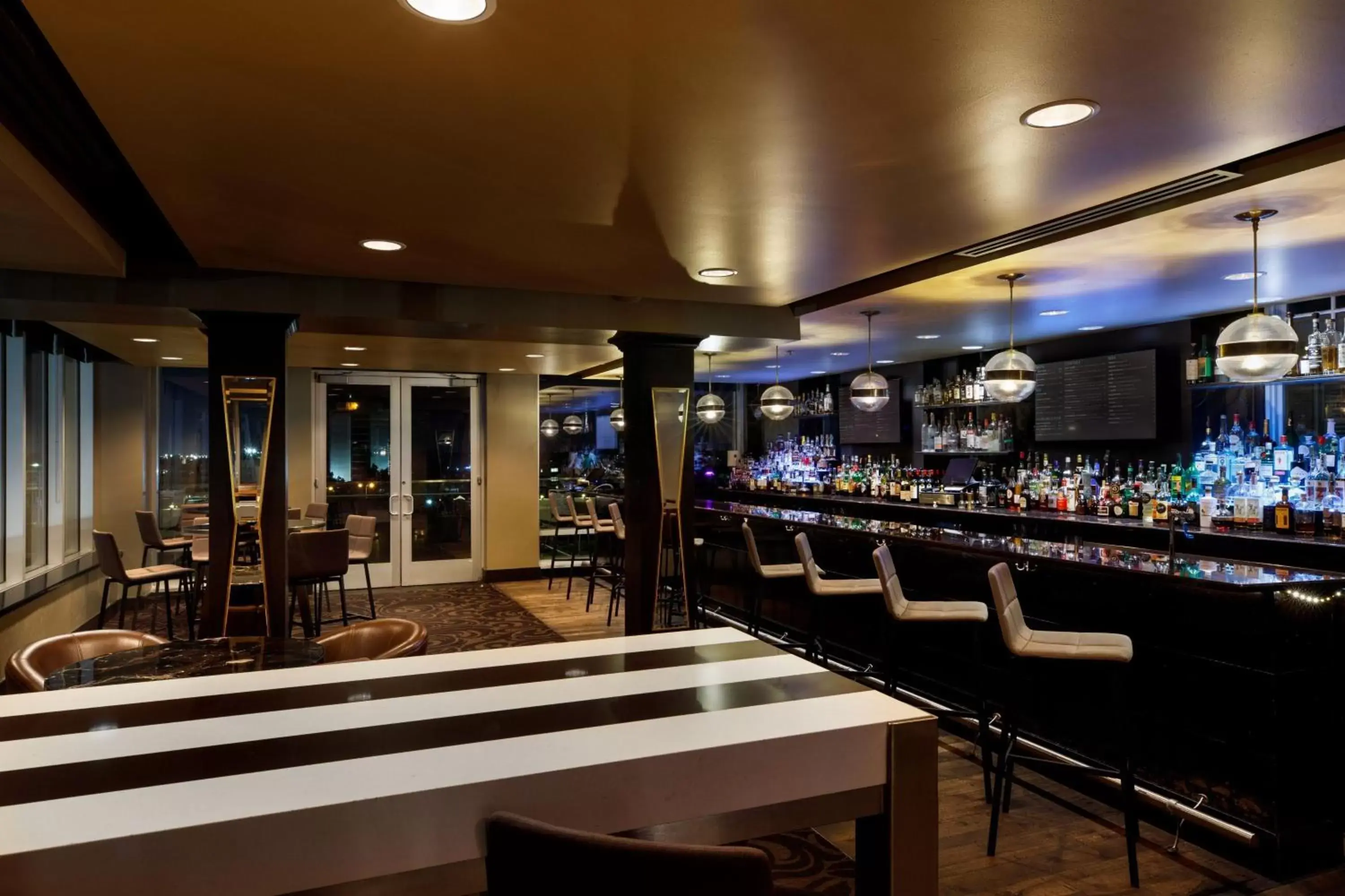 Restaurant/places to eat, Lounge/Bar in Ambassador Hotel Oklahoma City, Autograph Collection