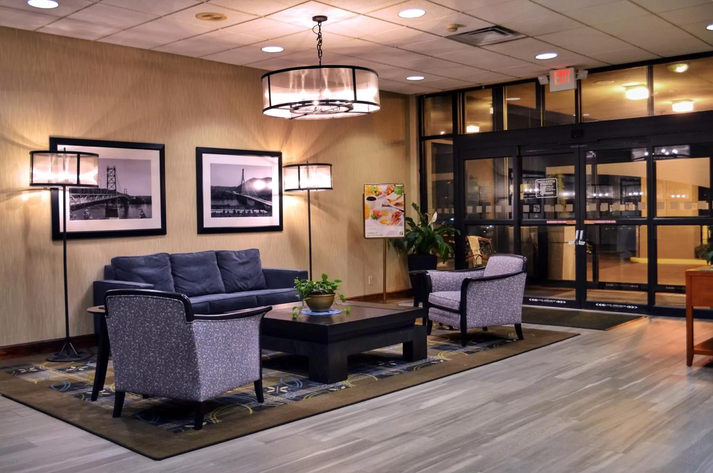 Property building, Lobby/Reception in Holiday Inn Weirton-Steubenville Area