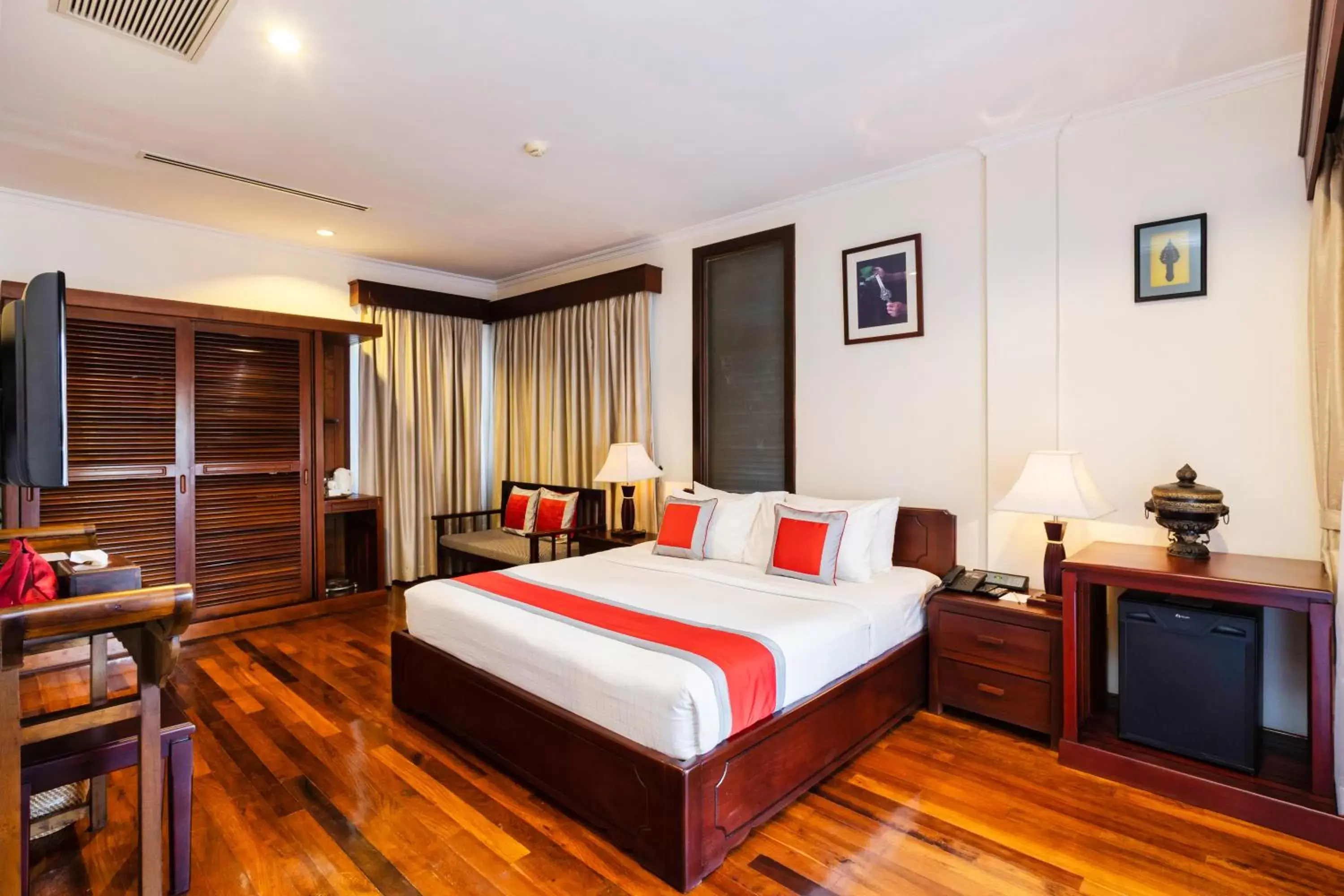 Bed in Saem Siemreap Hotel