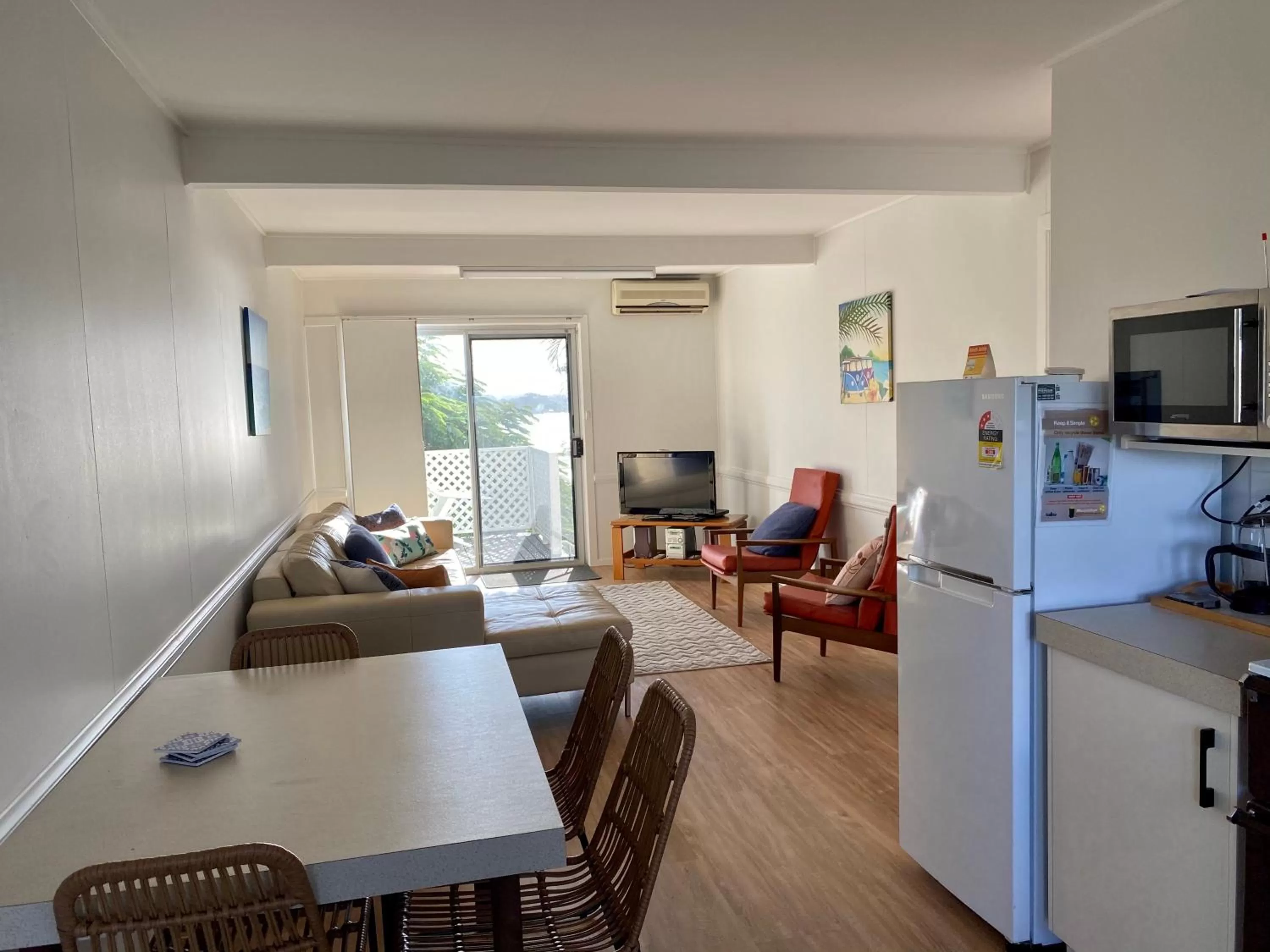 Kitchen or kitchenette in Leisure-Lee Holiday Apartments