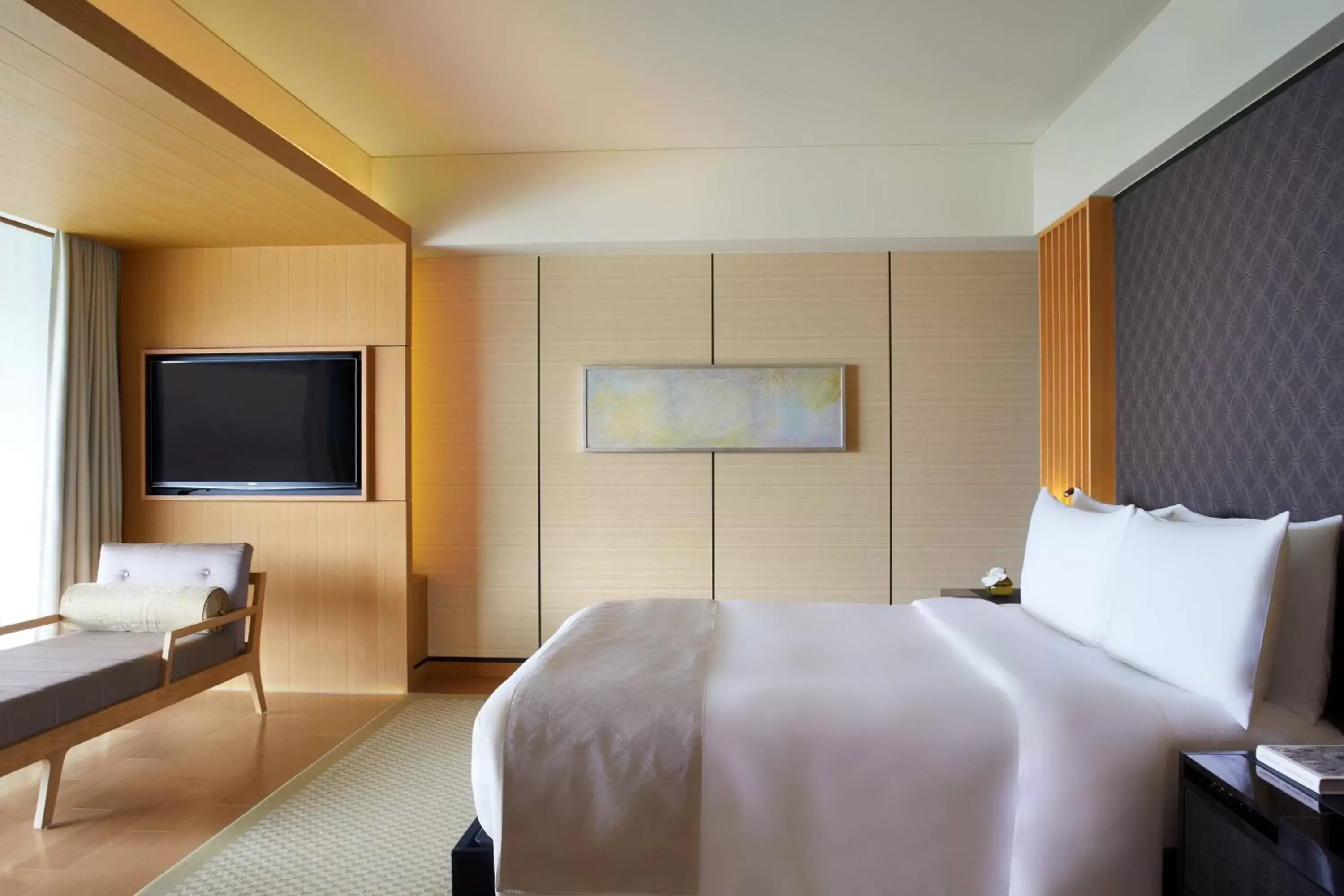 Photo of the whole room, Bed in The Ritz-Carlton Kyoto