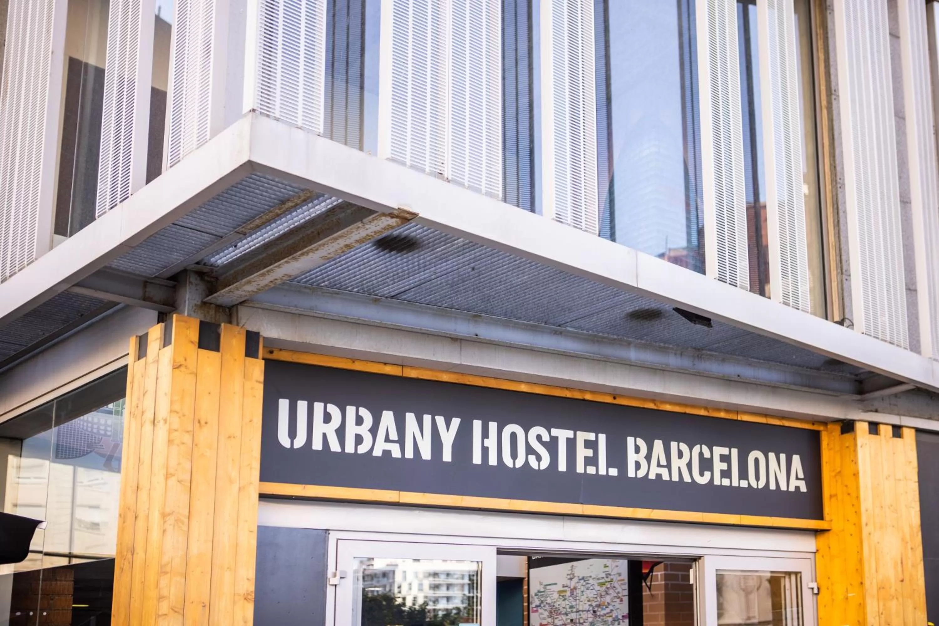Property building in Urbany Hostel Barcelona