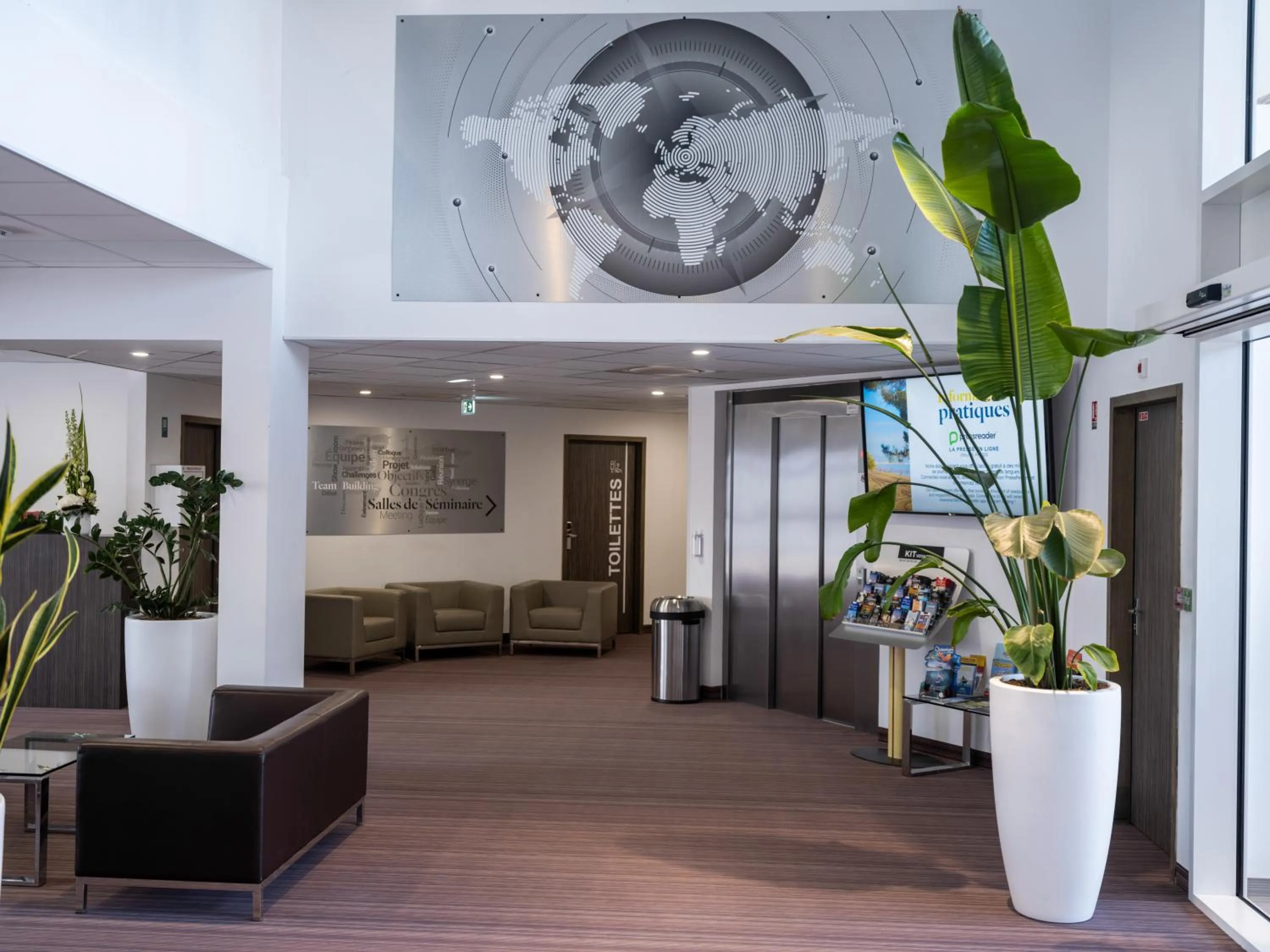 Lobby or reception in Golden Tulip La Baule Hotel and Residence