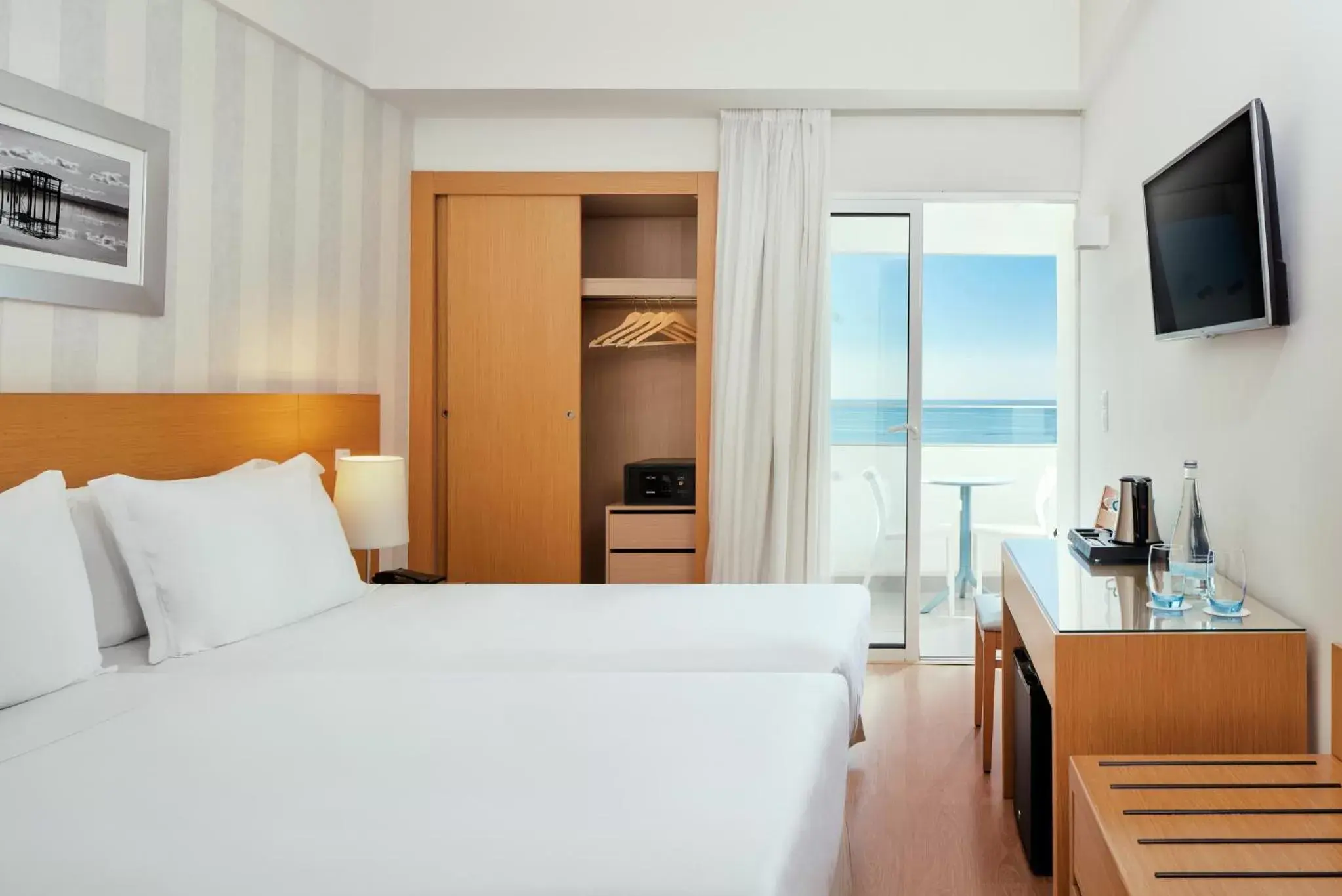 Sea view, Bed in Dom Jose Beach Hotel (Plus)