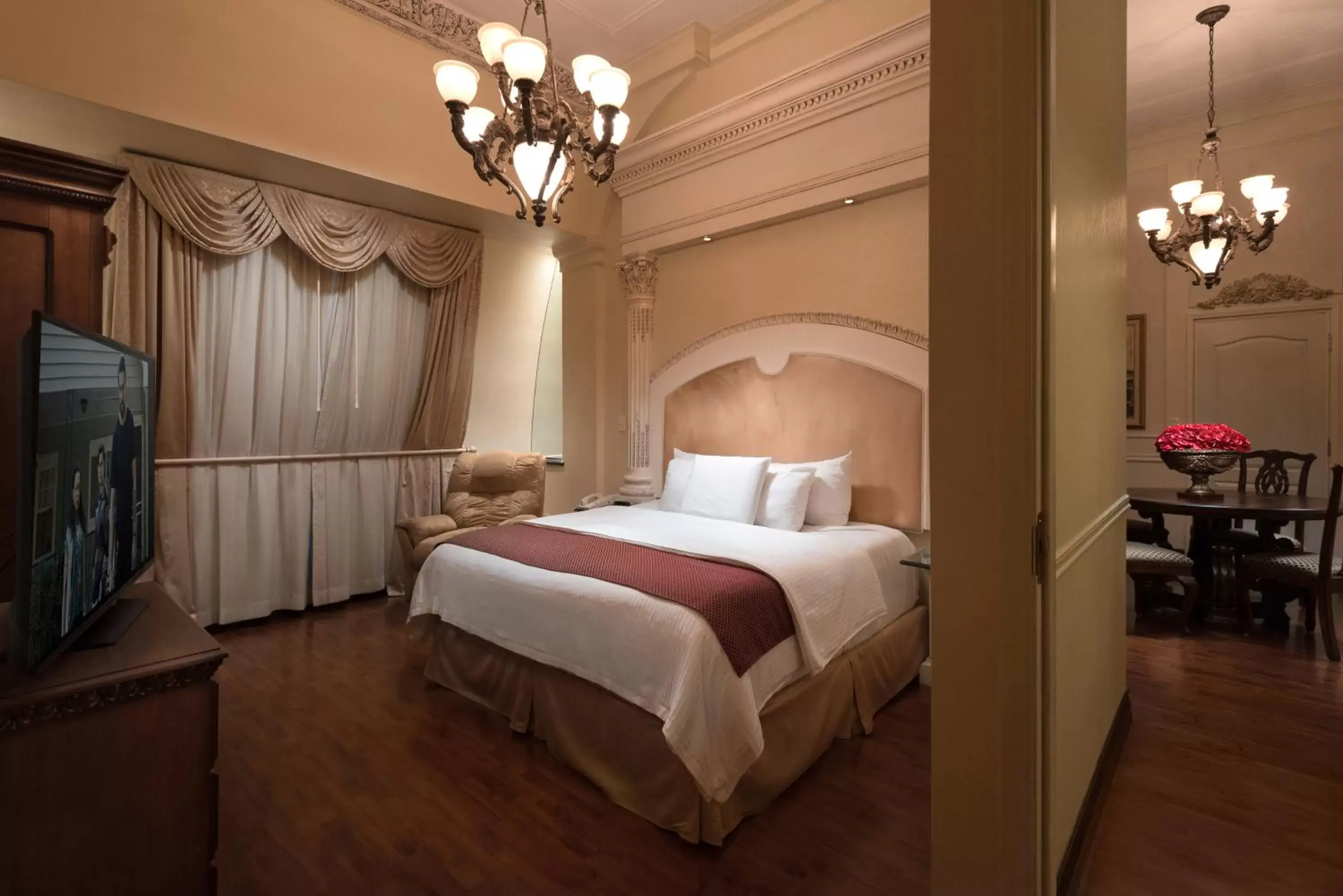 Photo of the whole room, Bed in Safi Royal Luxury Valle