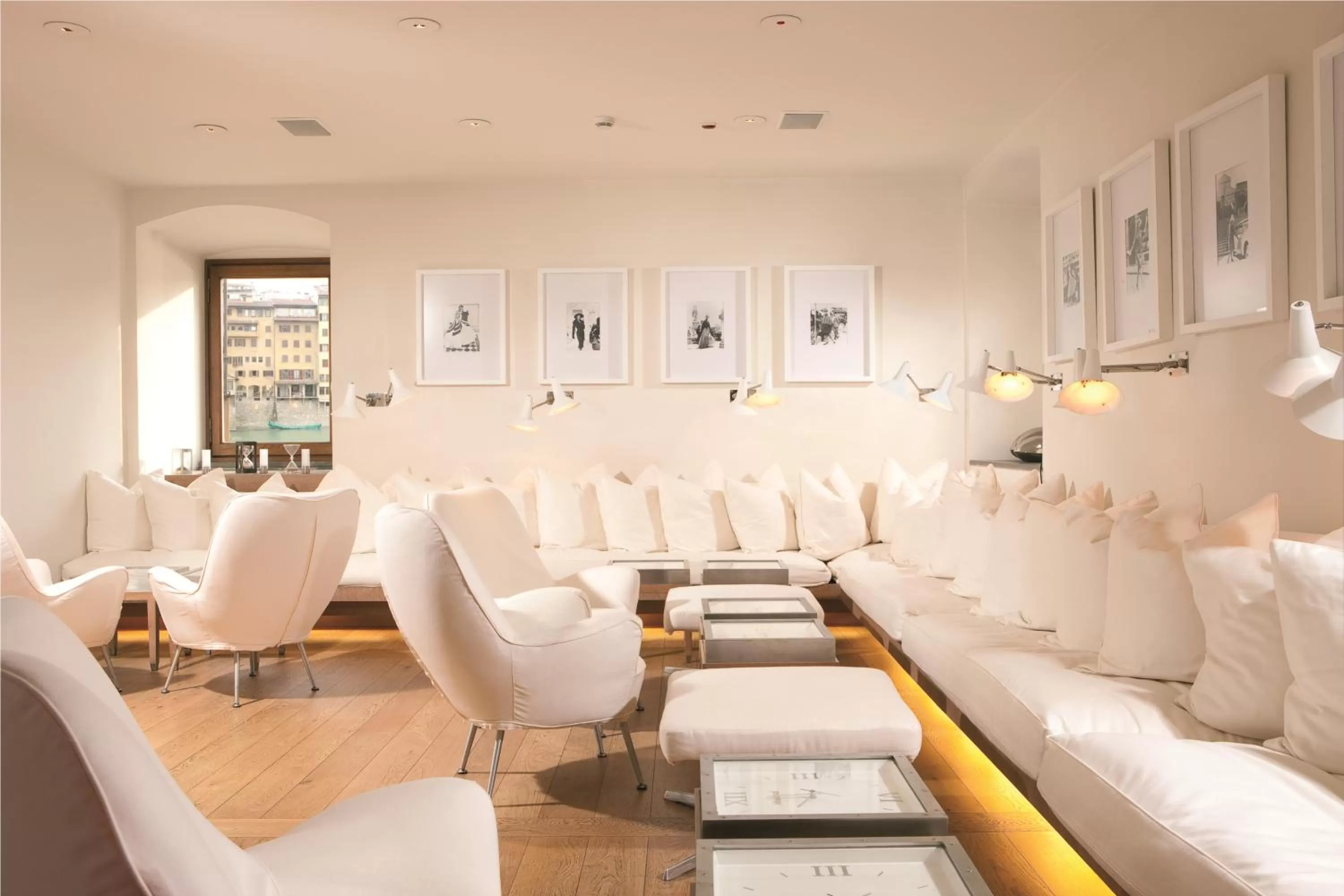 Lounge or bar in Hotel Continentale - Lungarno Collection