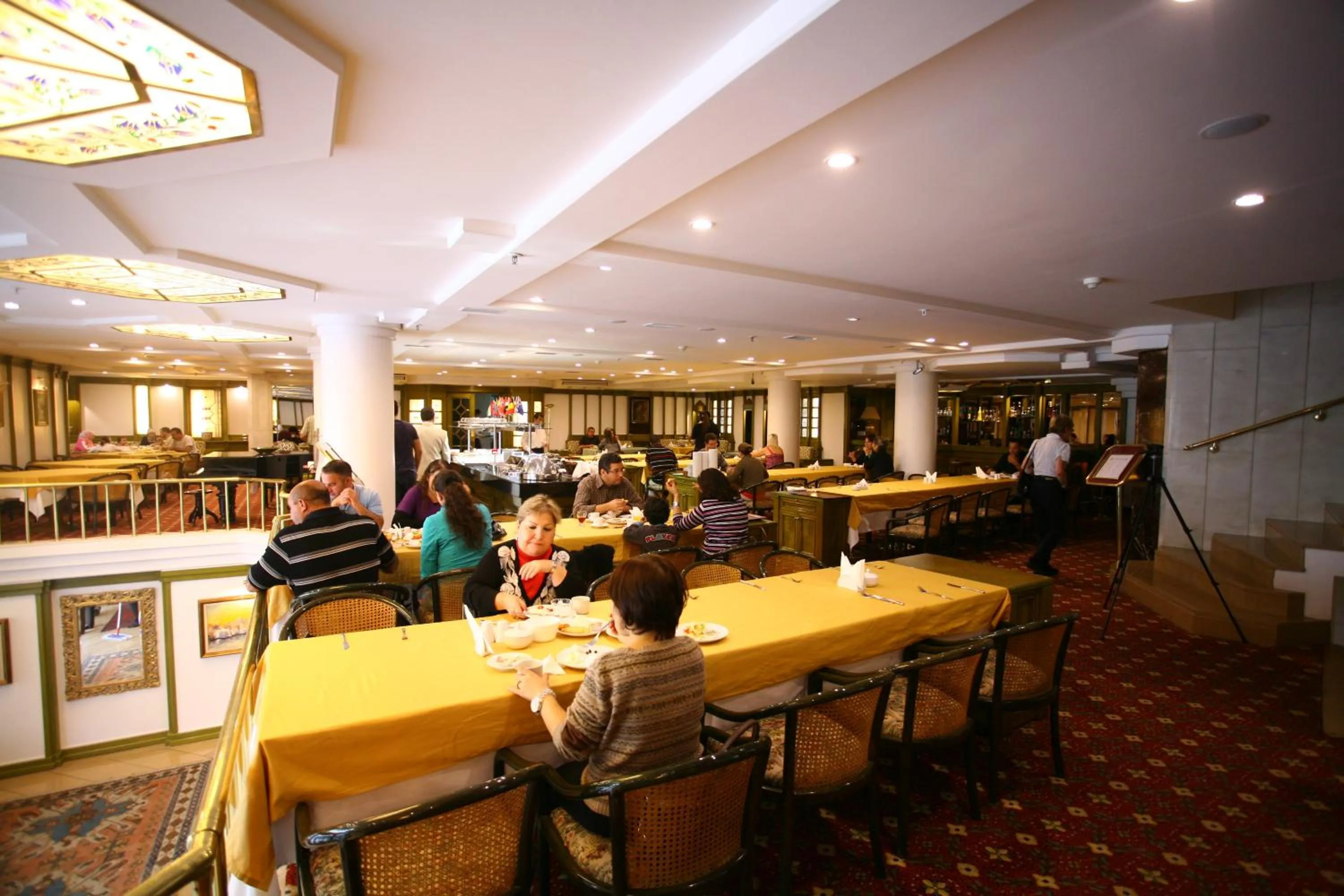 Restaurant/places to eat in Istanbul Royal Hotel