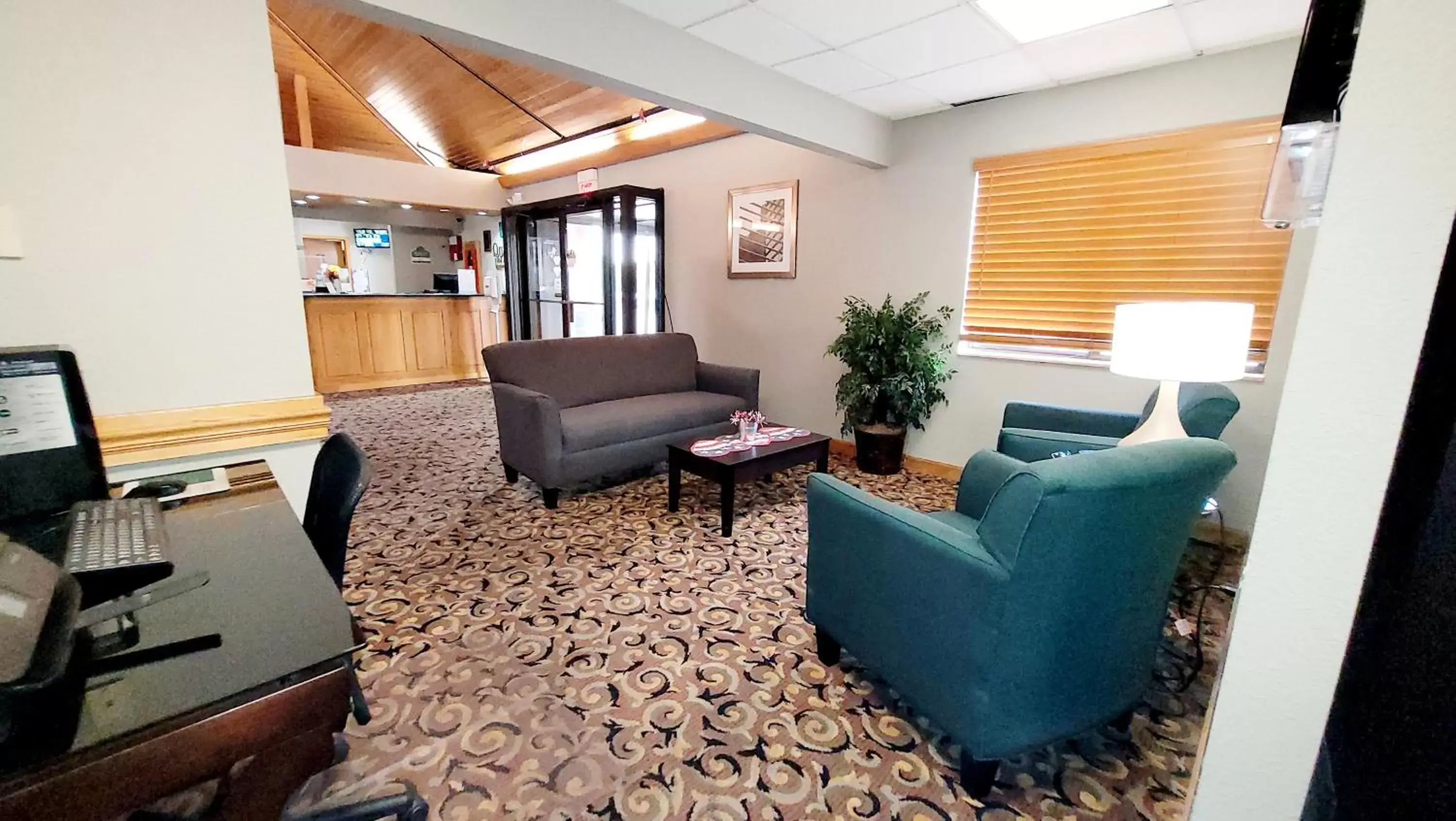 Lobby or reception, Seating Area in Quality Inn & Suites Marion