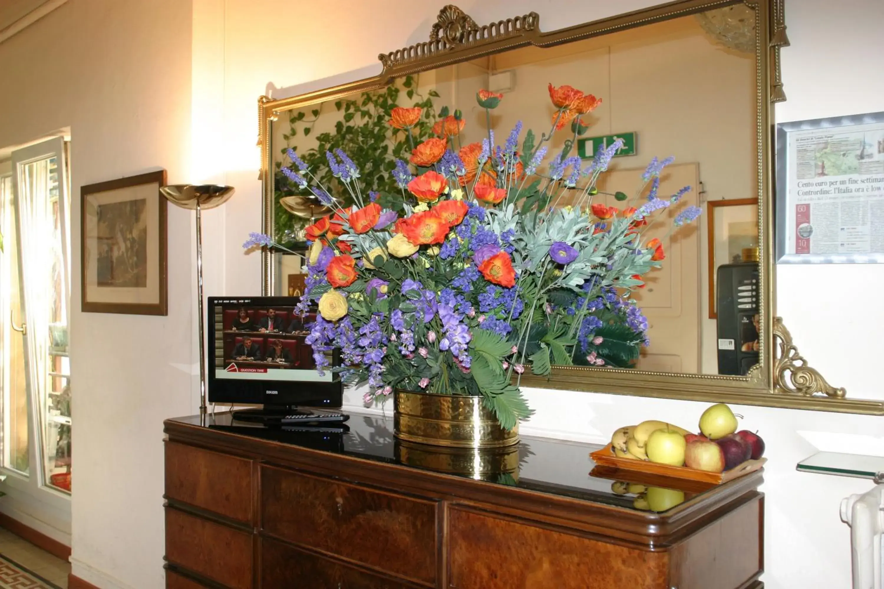 Lobby or reception, Kitchen/Kitchenette in Hotel Panorama Bologna