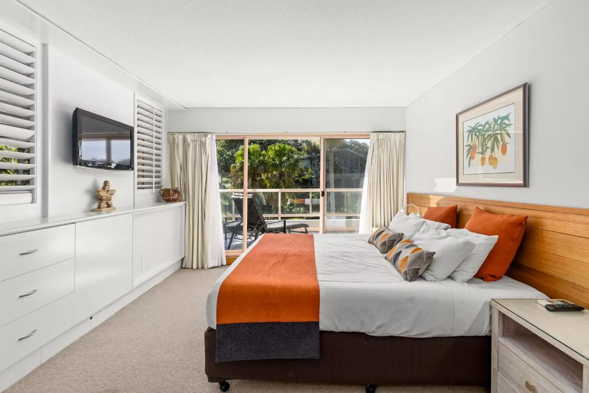 Bedroom, Bed in Pacific Bay Resort