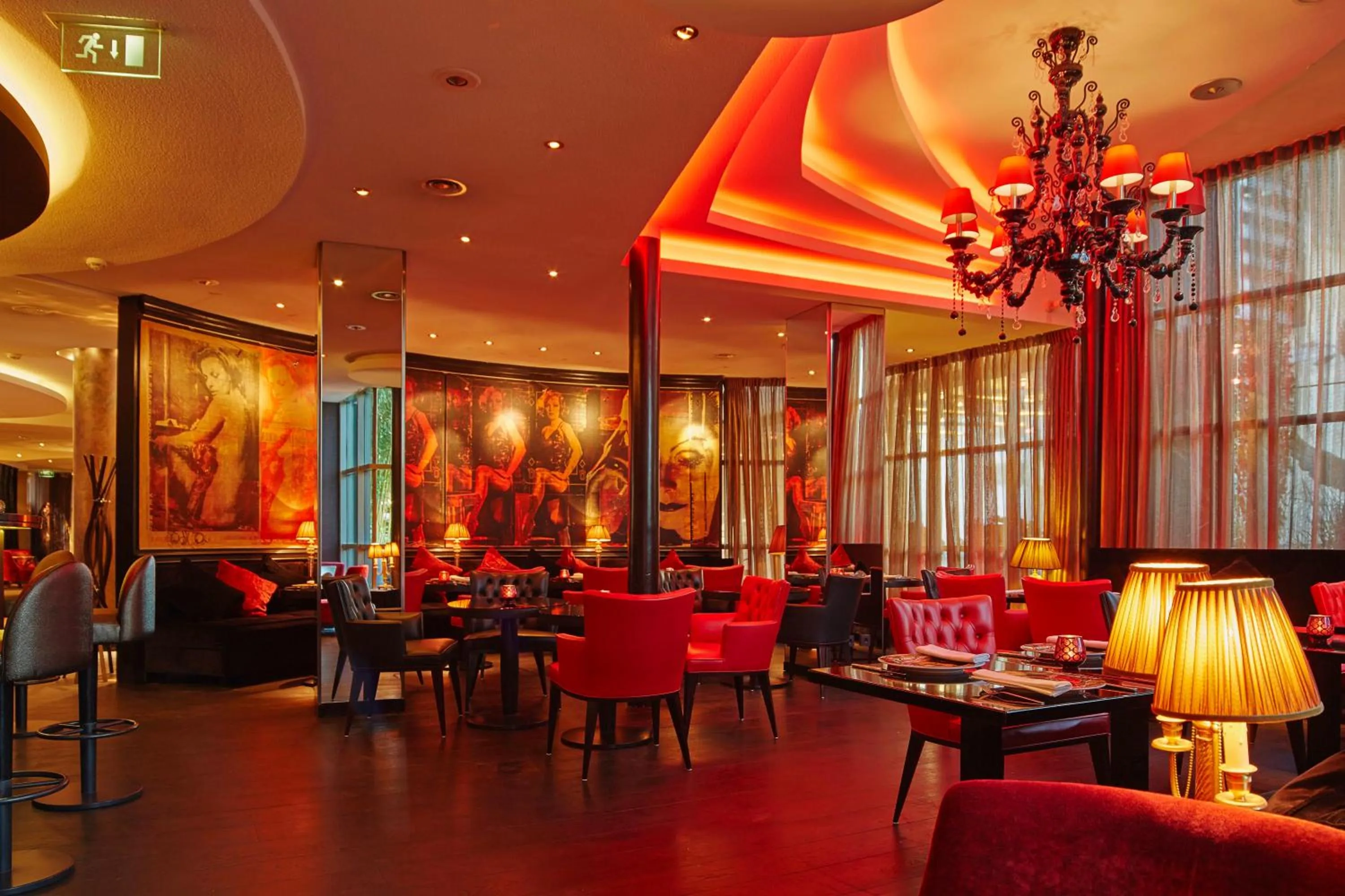 Food and drinks in Savoy Hotel