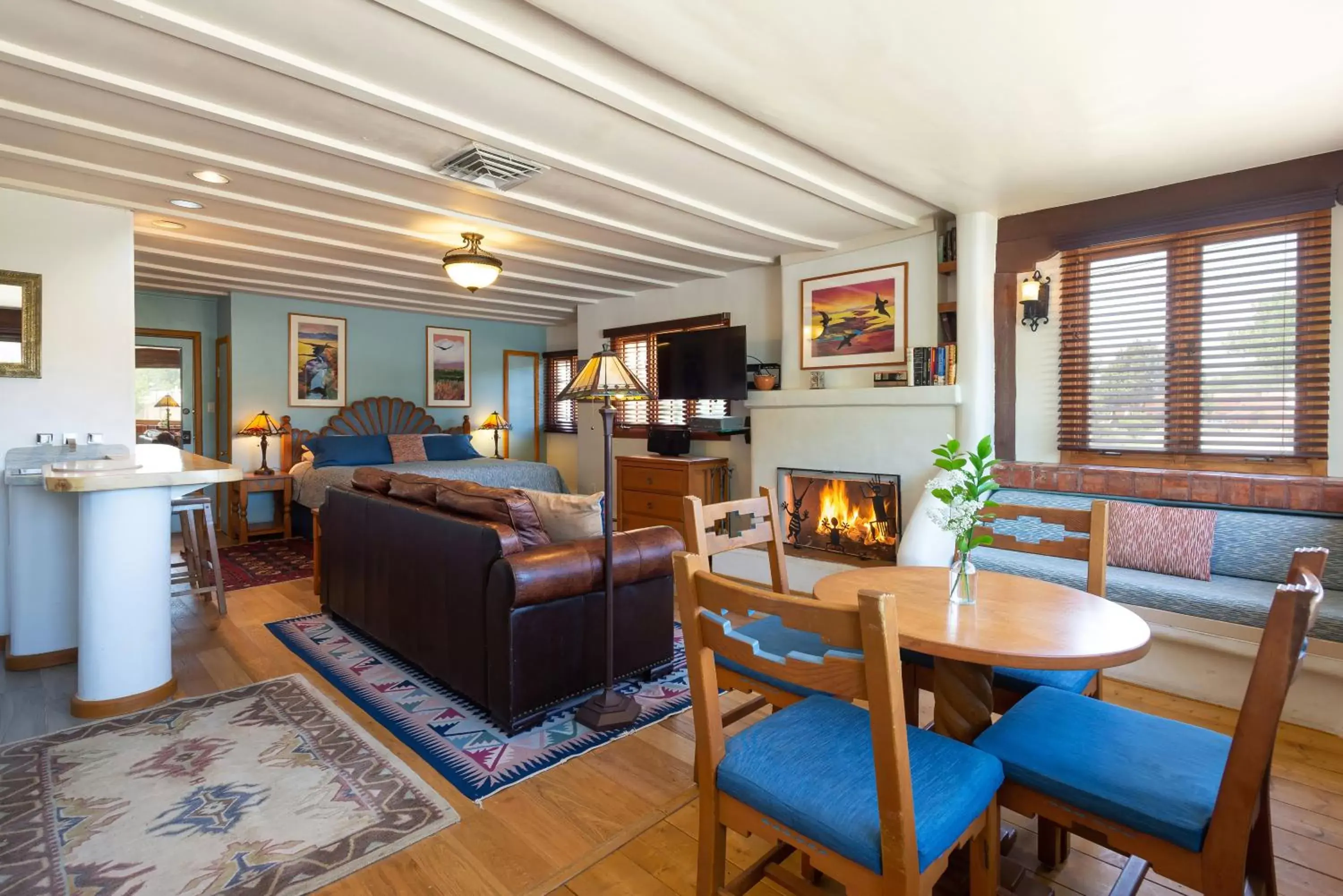 Junior Suite with Mountain View in Inn on La Loma Plaza Junior Suite with Mountain View in Inn on La Loma Plaza