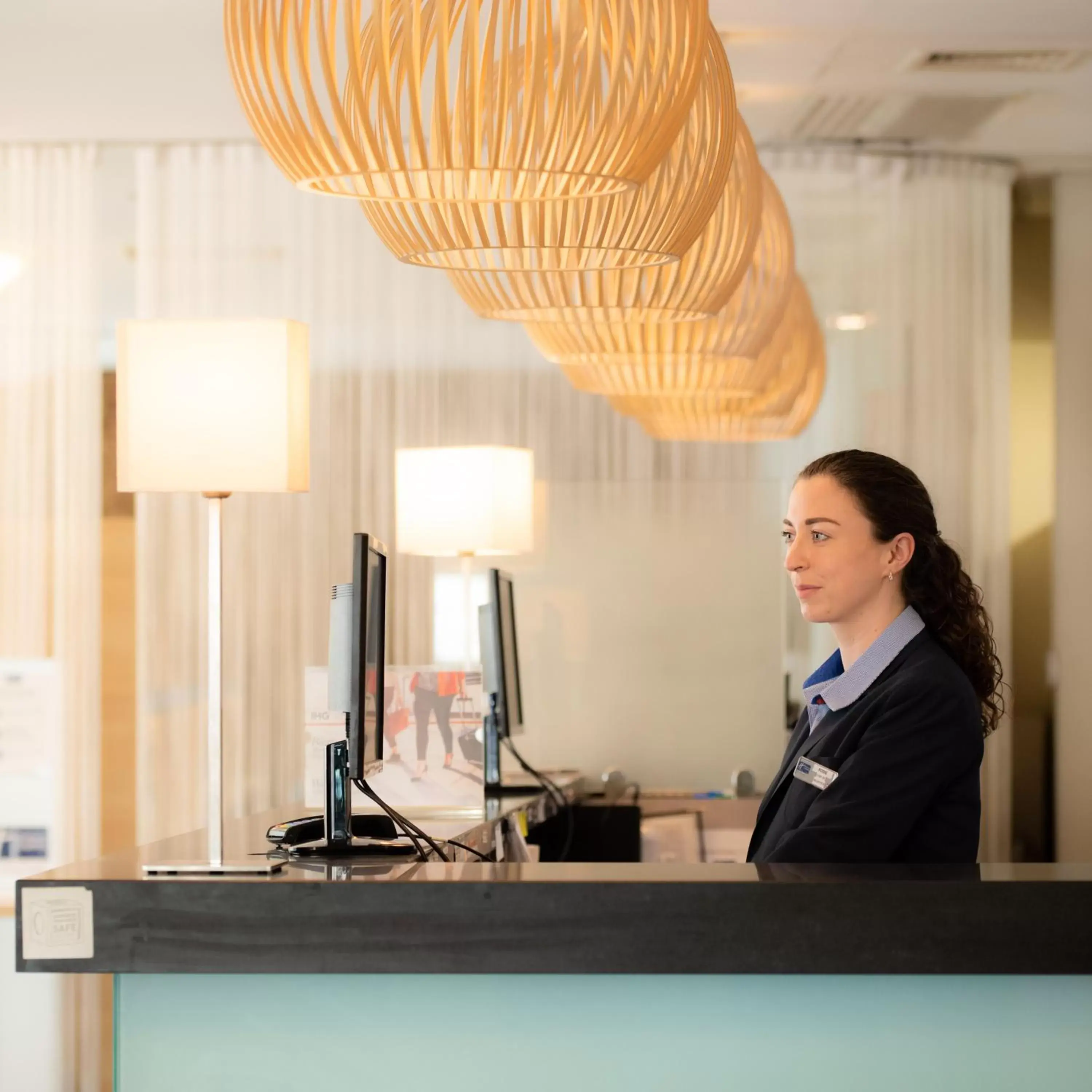 Lobby or reception in Holiday Inn Express Marseille Saint Charles, an IHG Hotel