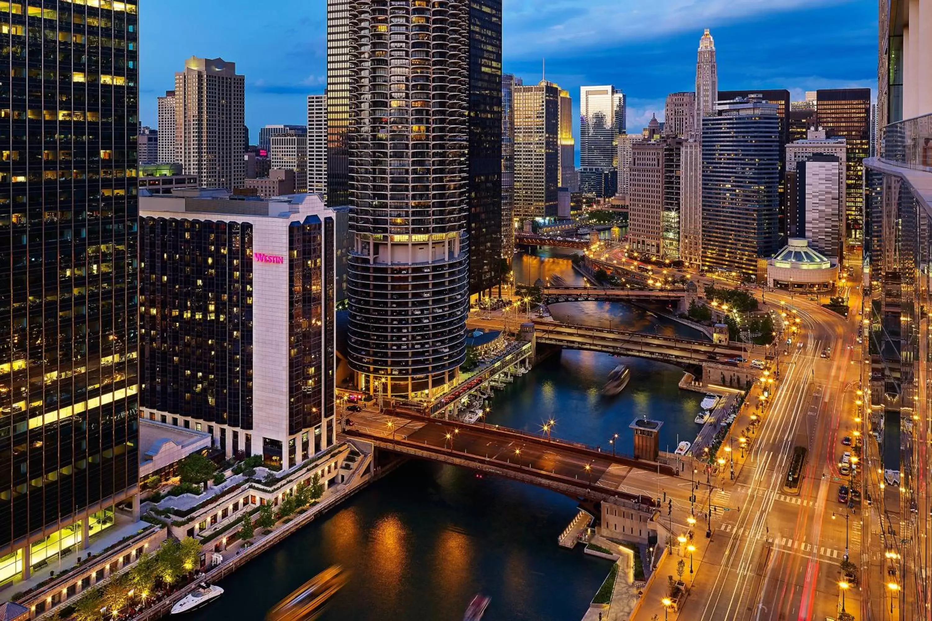 Property building, Bird's-eye View in The Westin Chicago River North