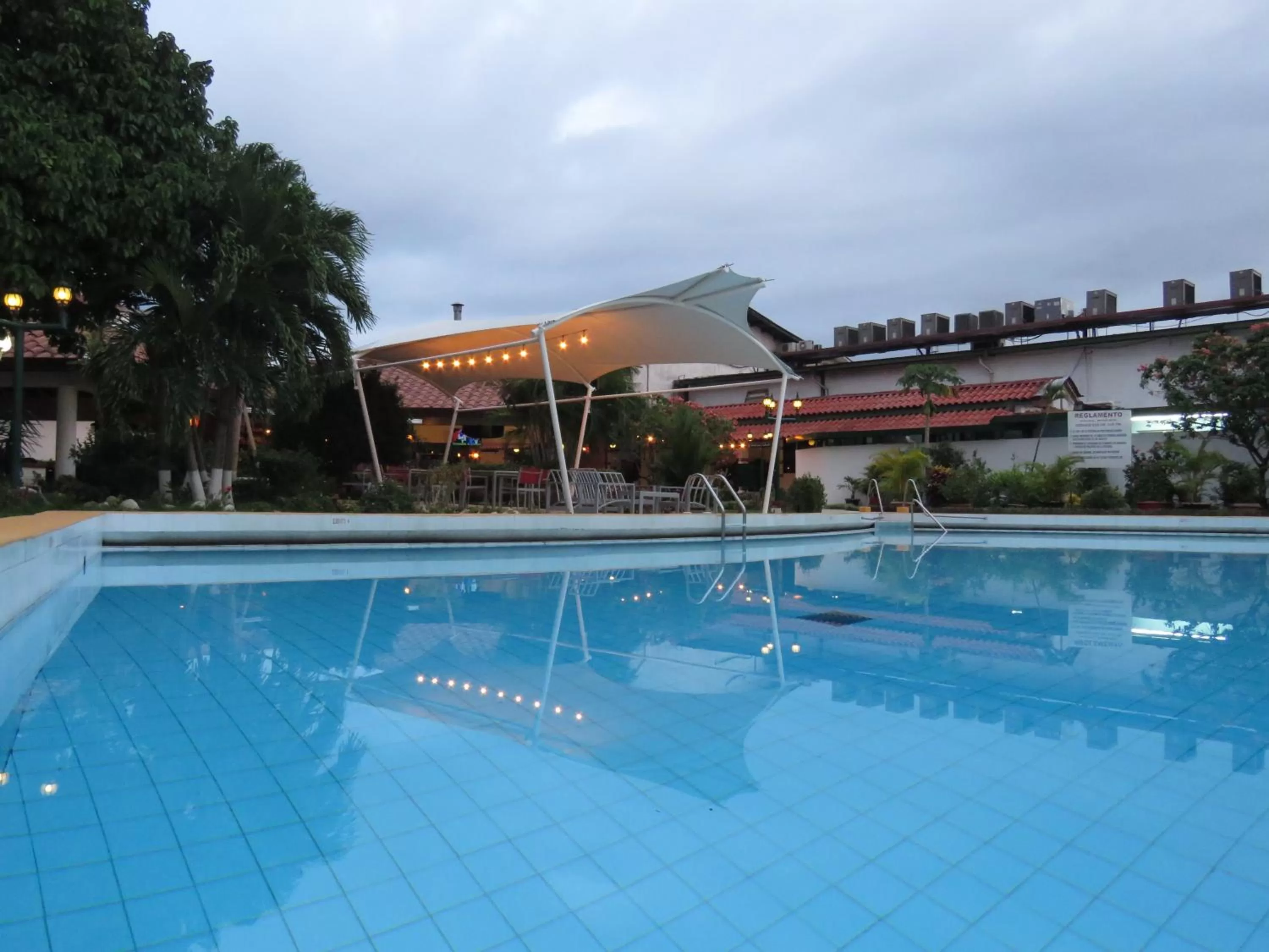 Pool view in Gran Hotel Nacional