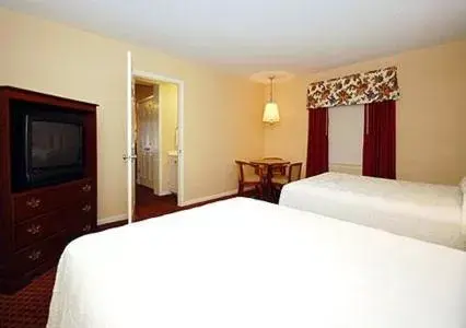 Photo of the whole room, Bed in Ambassador Inn