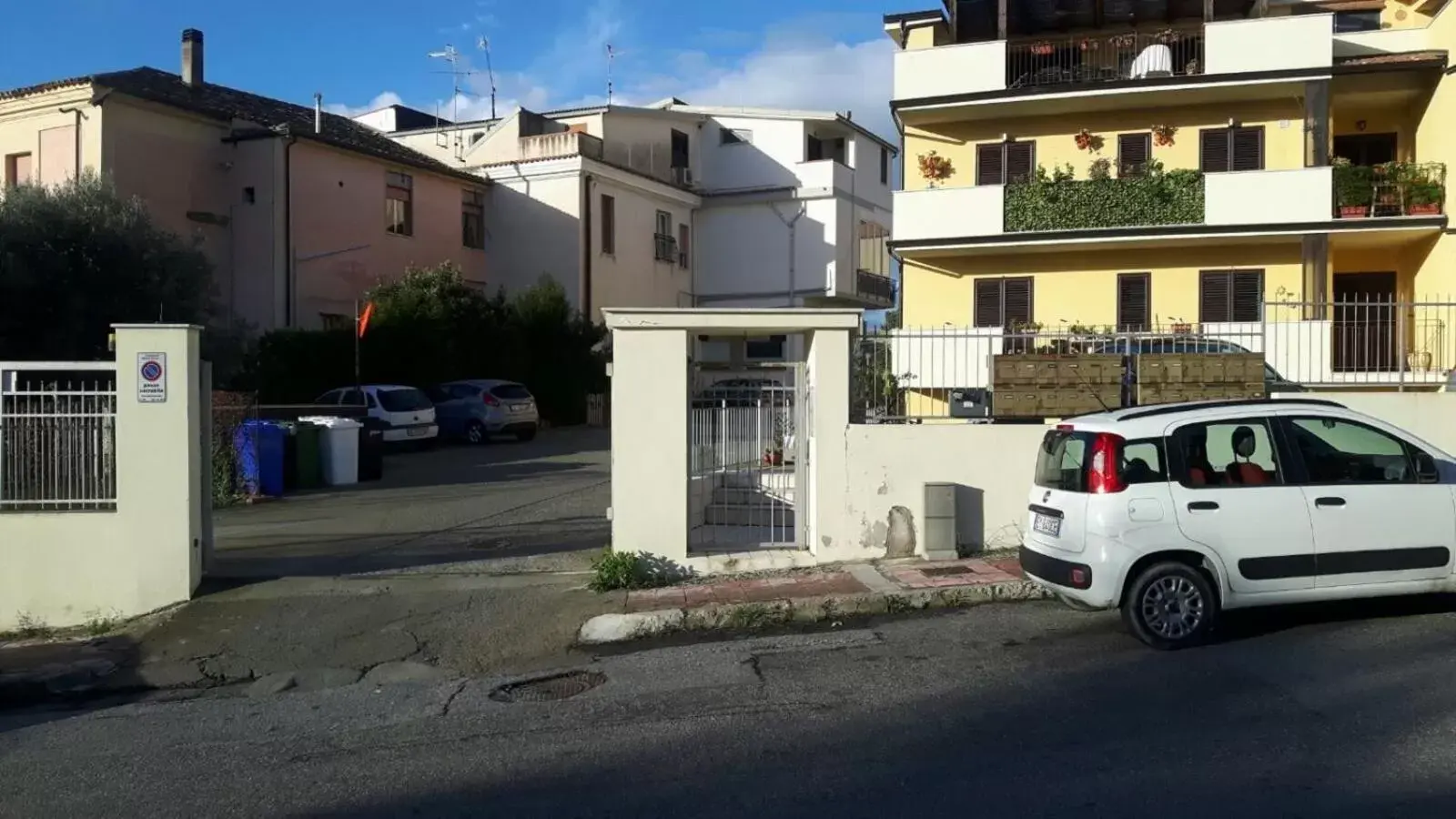 Facade/entrance, Property Building in B&B e Casa Vacanza al Castello