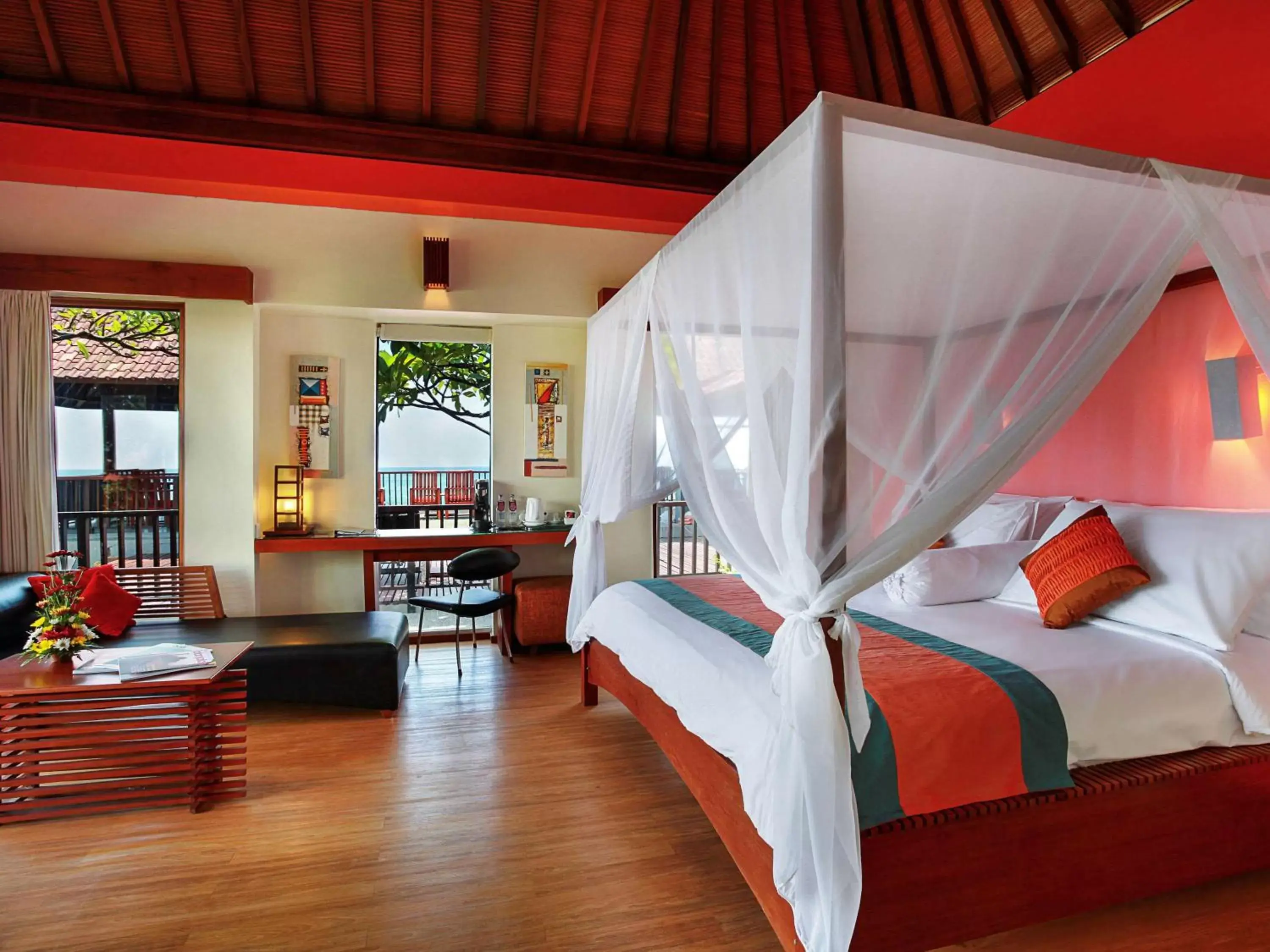 Photo of the whole room, Bed in Mercure Kuta Bali