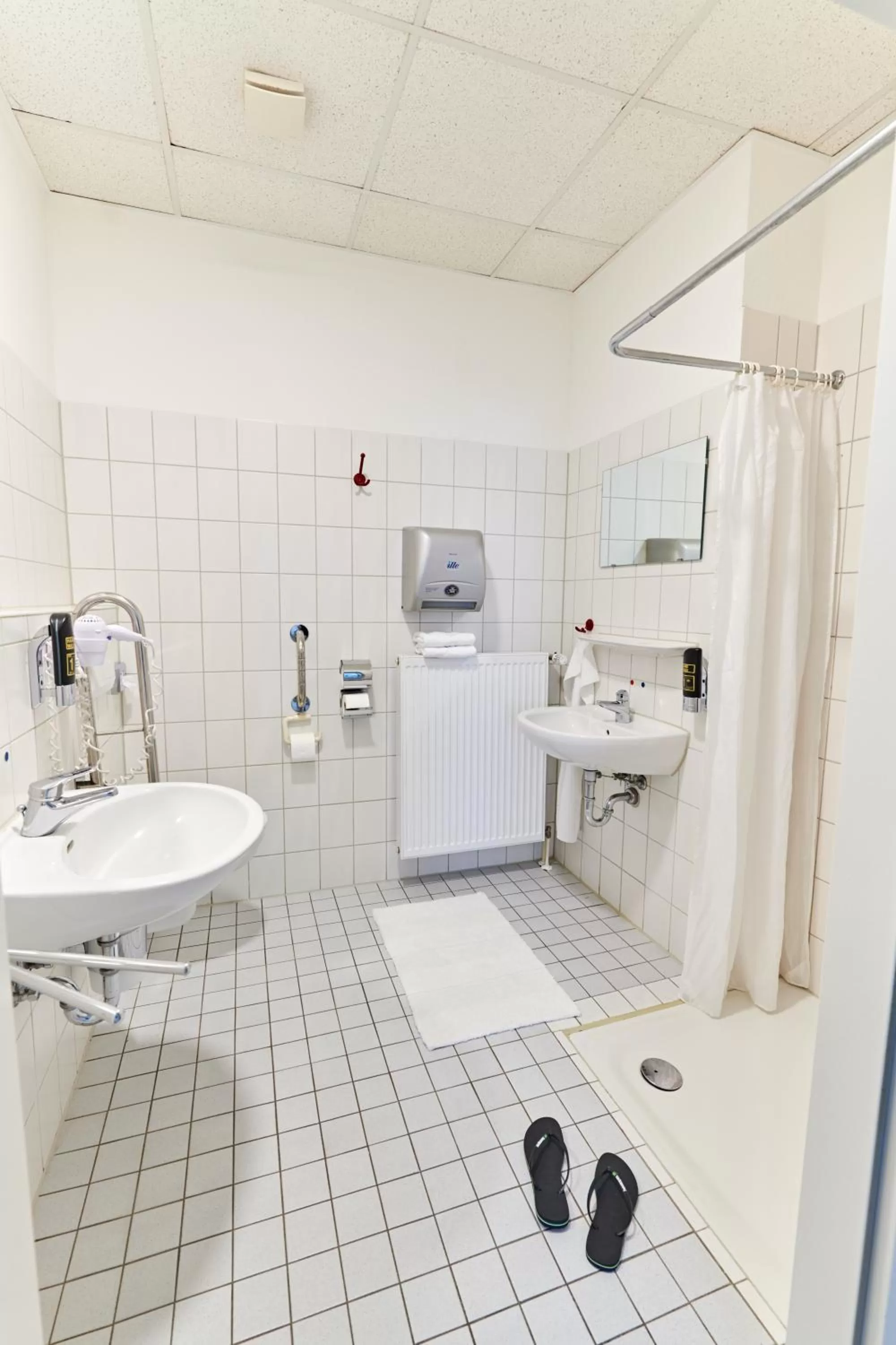 Shower in Aparthotel B & L