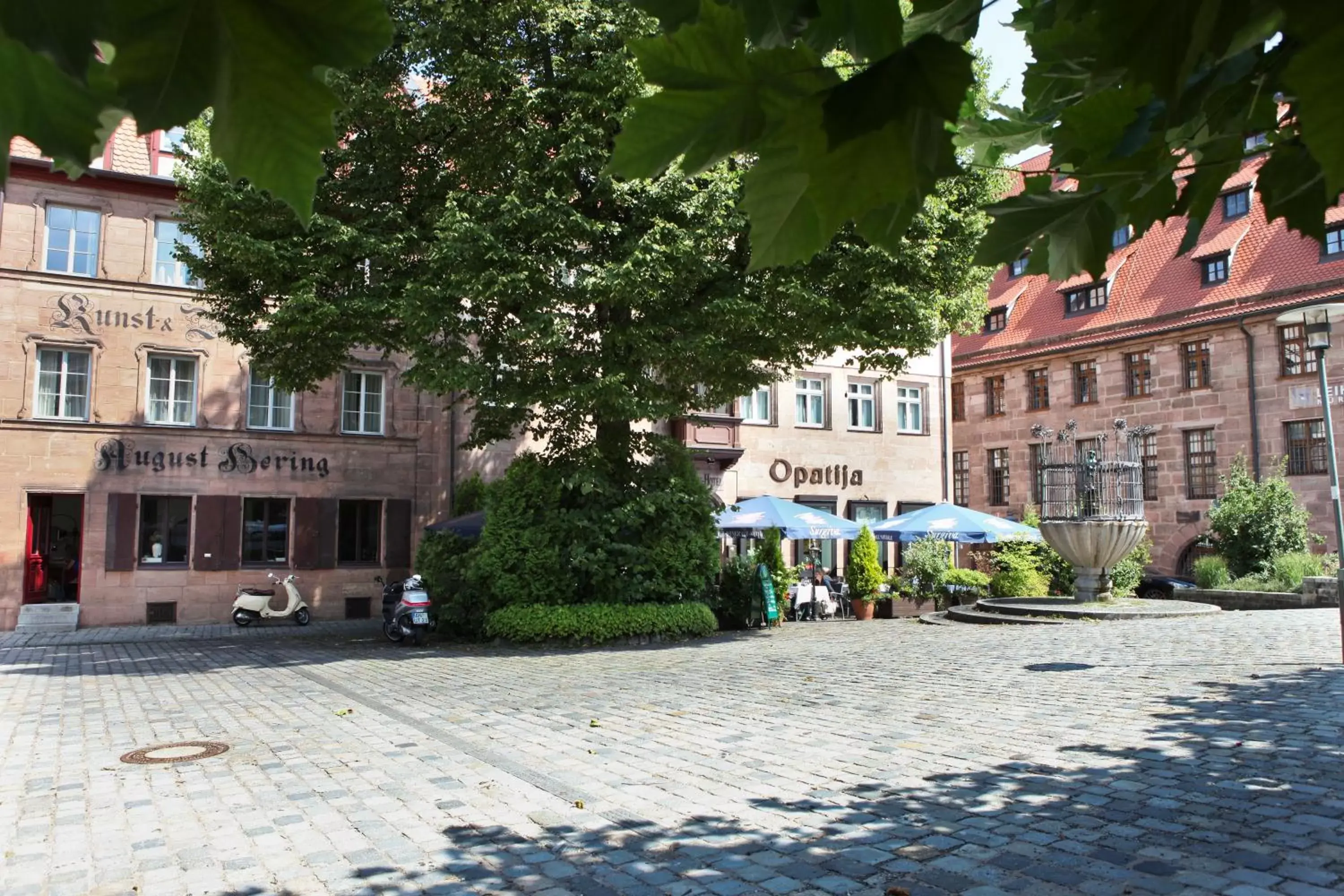 Facade/entrance, Property Building in Hotel Hauser Boutique