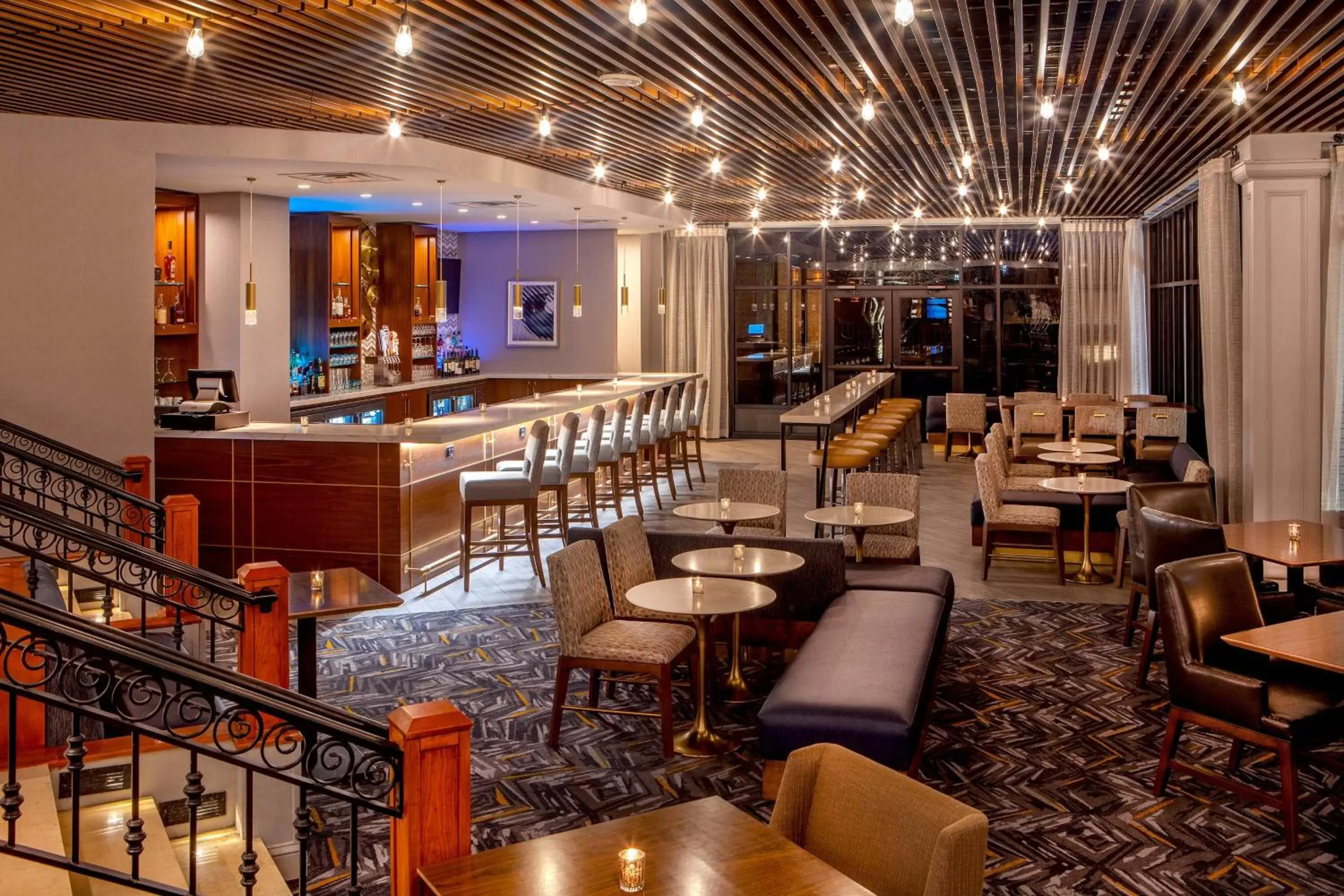 Lounge or bar, Lounge/Bar in Sheraton Music City Nashville Airport