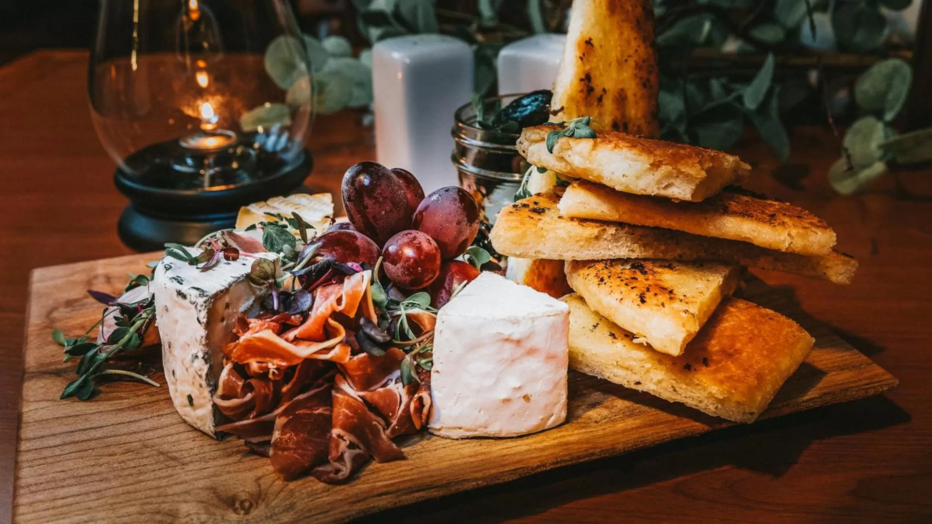 Restaurant/places to eat in St. Eugene Golf Resort & Casino