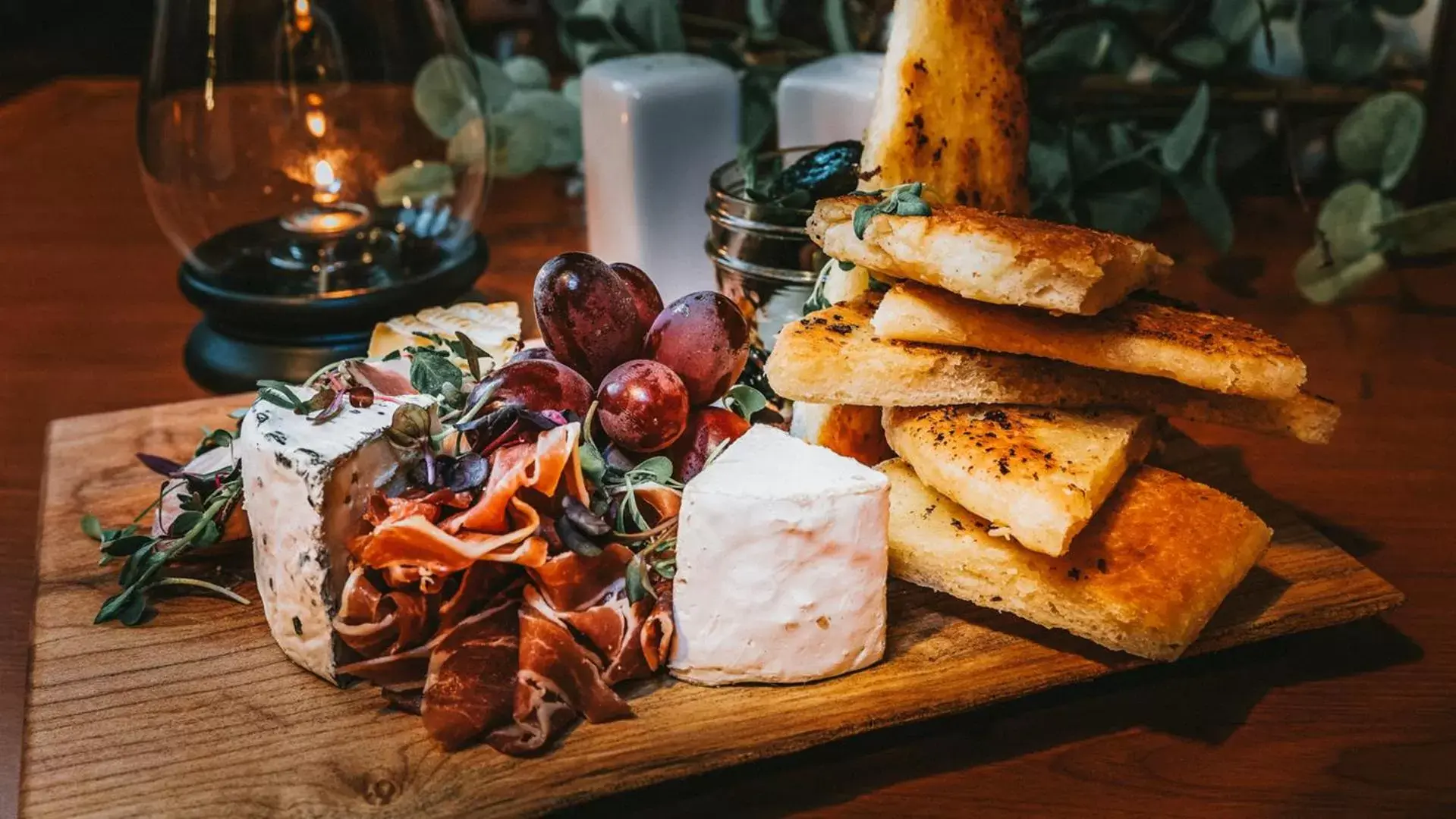 Restaurant/places to eat in St. Eugene Golf Resort & Casino Restaurant/places to eat in St. Eugene Golf Resort & Casino