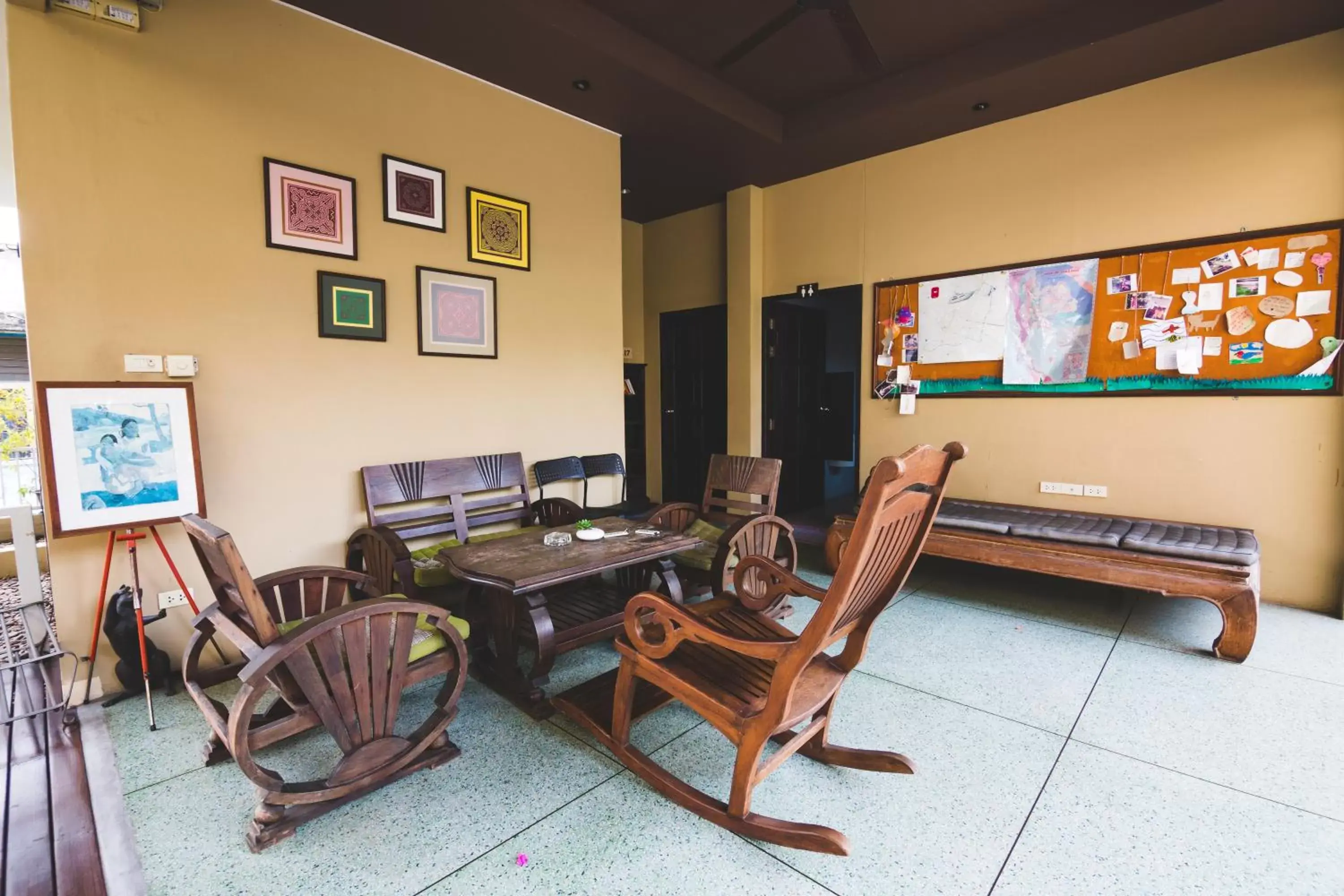 Living room in Feung Nakorn Balcony Rooms and Cafe