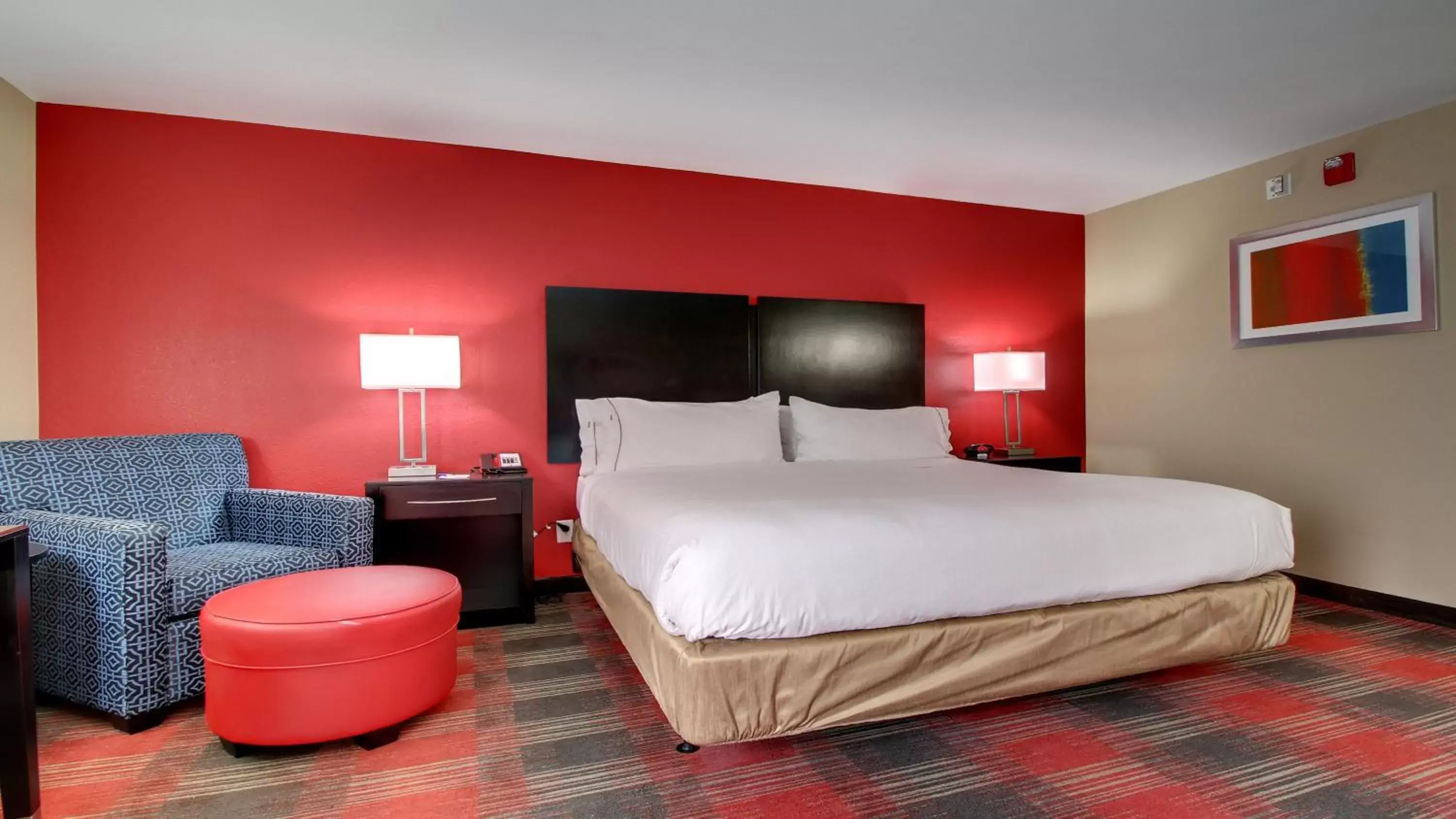 Photo of the whole room, Bed in Holiday Inn Express & Suites Jackson Downtown - Coliseum, an IHG Hotel