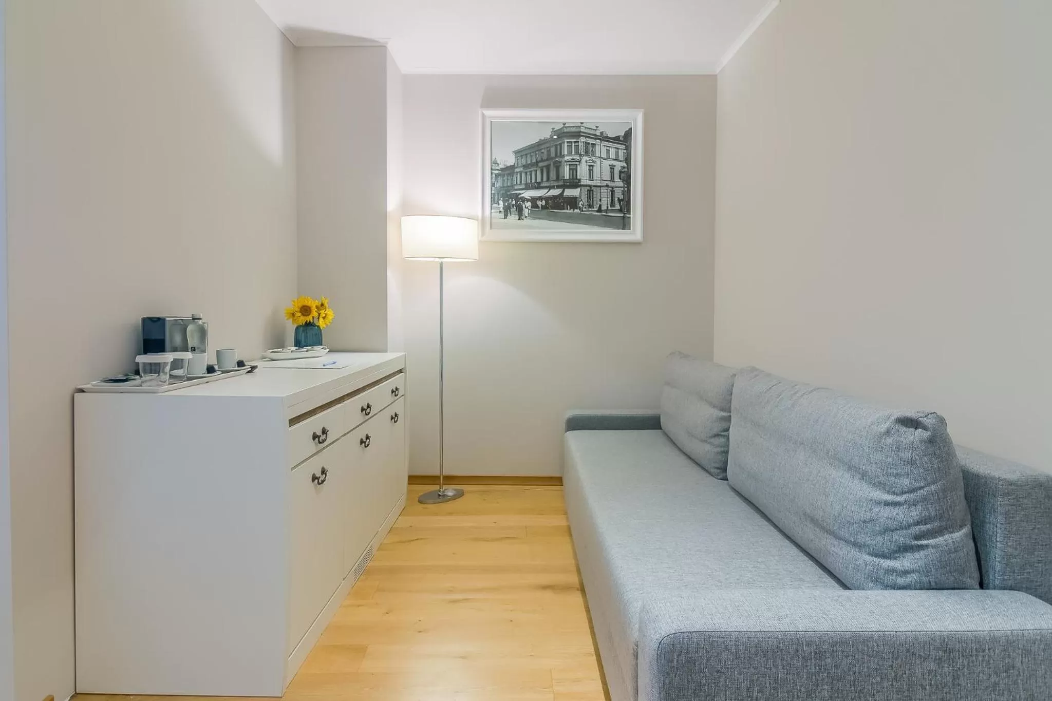 Bed in New Era Hotel Old Town Party Zone Bucharest- parking with fee nearby - NOT at the hotel !