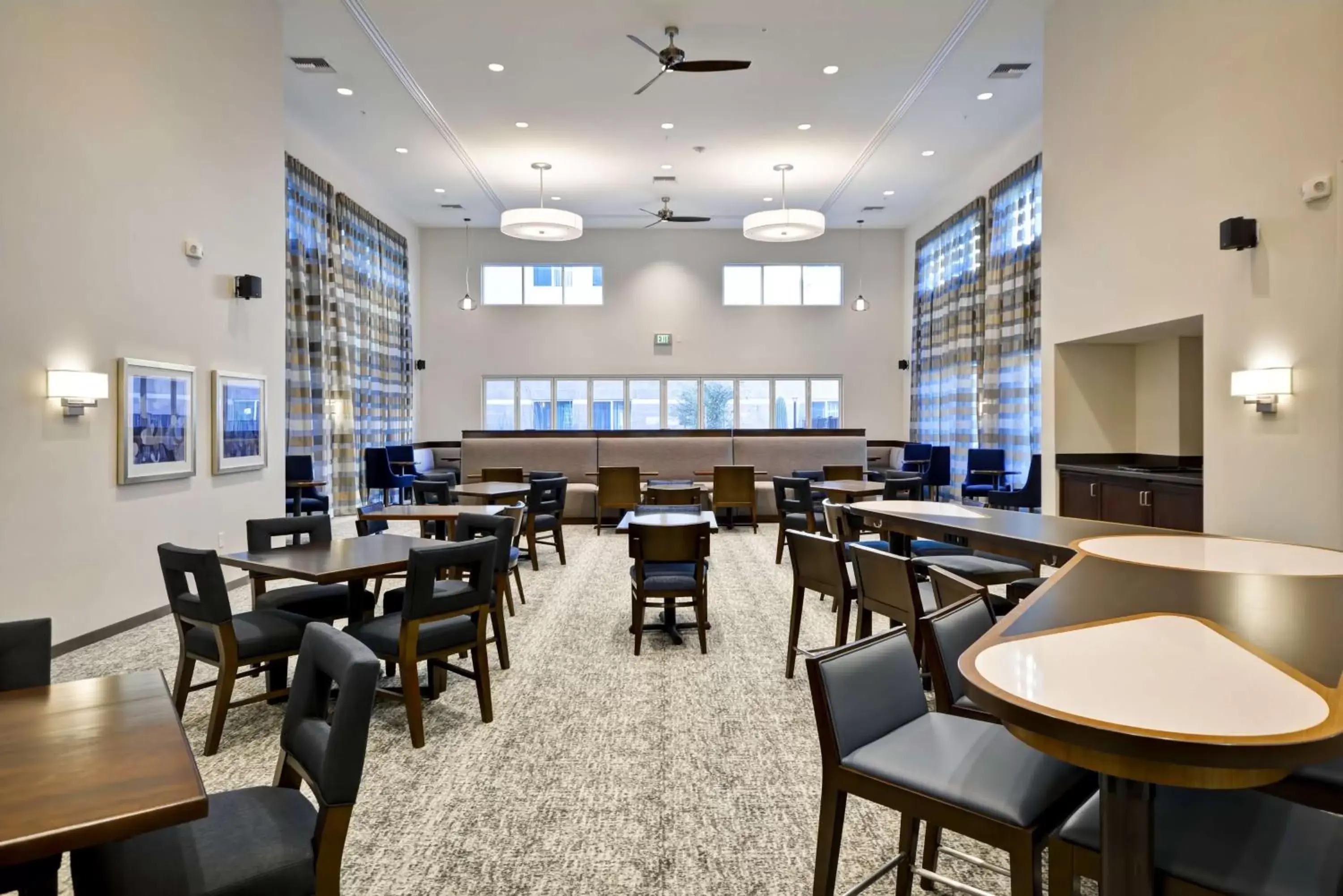 Seating area, Restaurant/Places to Eat in Homewood Suites By Hilton Phoenix Tempe Asu Area