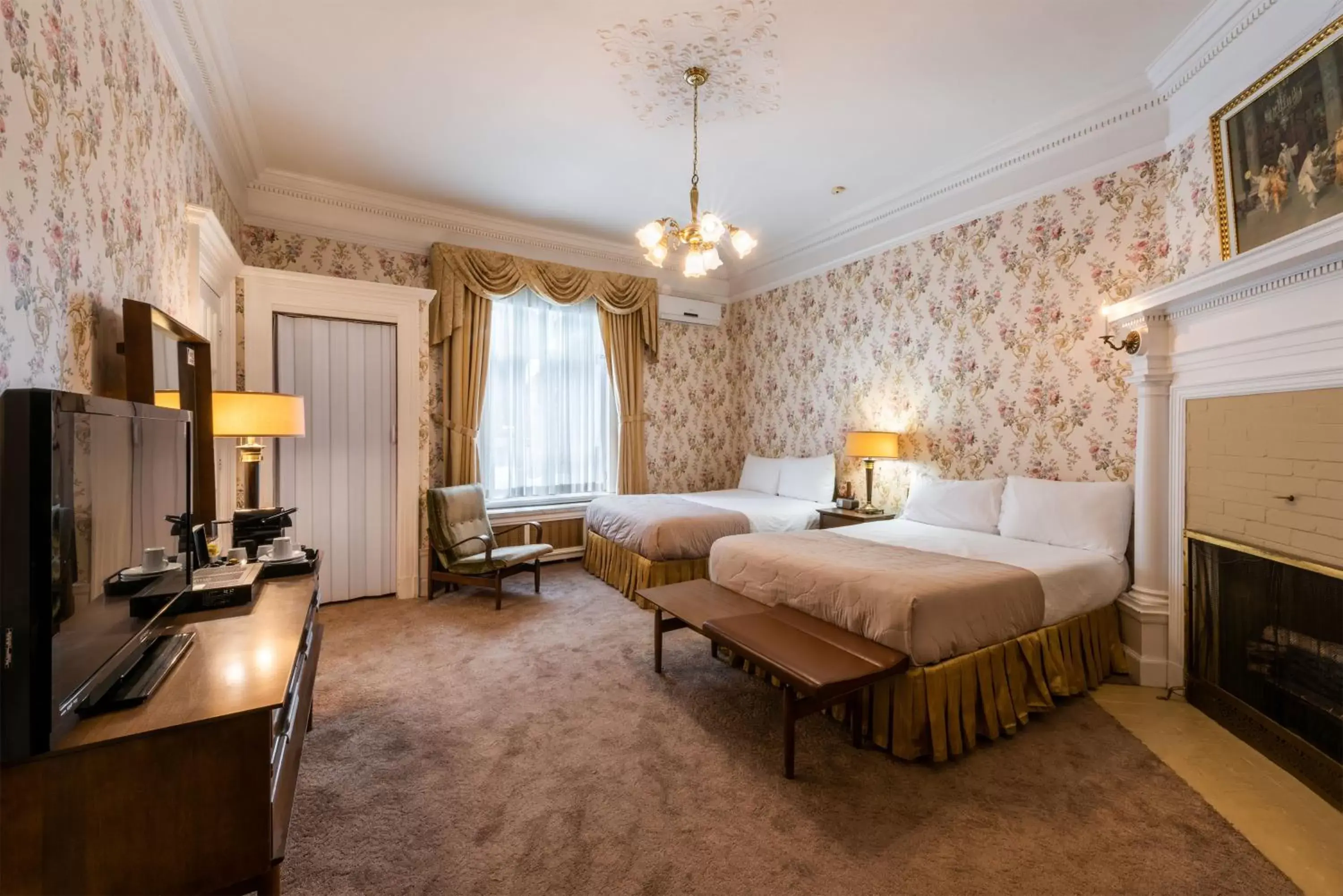 Bedroom in Le Chateau de Pierre