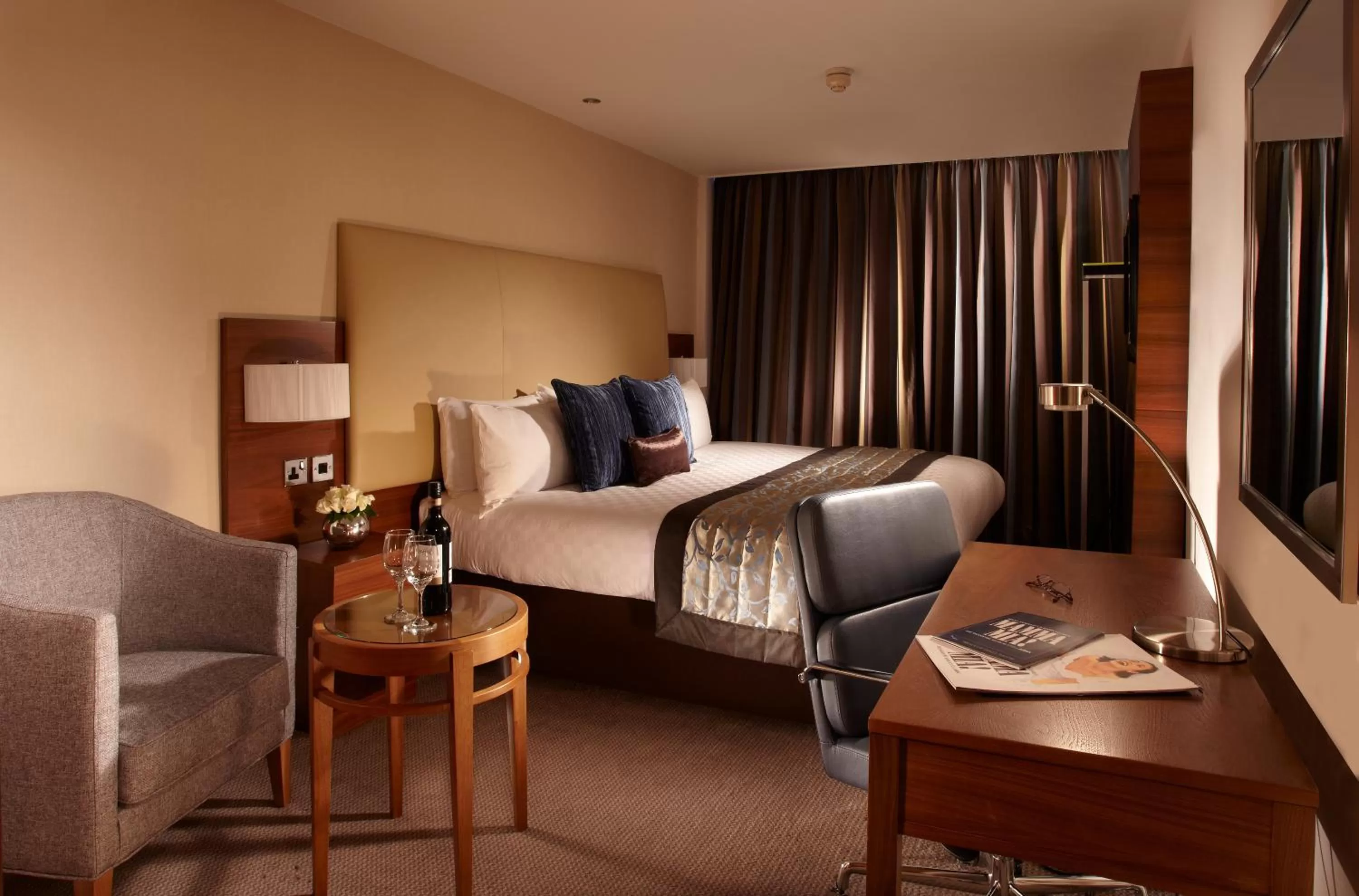 Bedroom, Bed in Thistle Trafalgar - Leicester Square