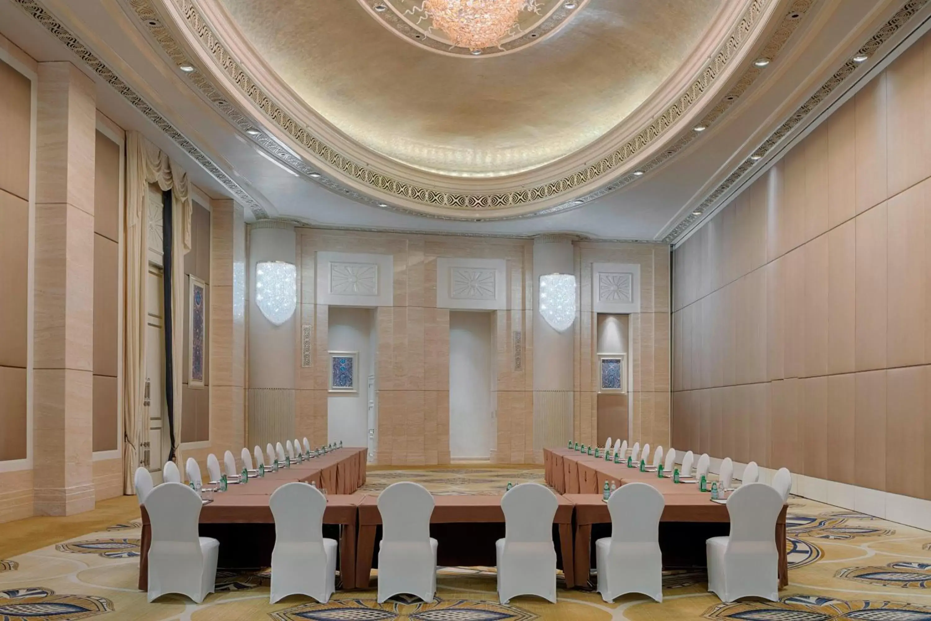 Meeting/conference room in The St. Regis Abu Dhabi