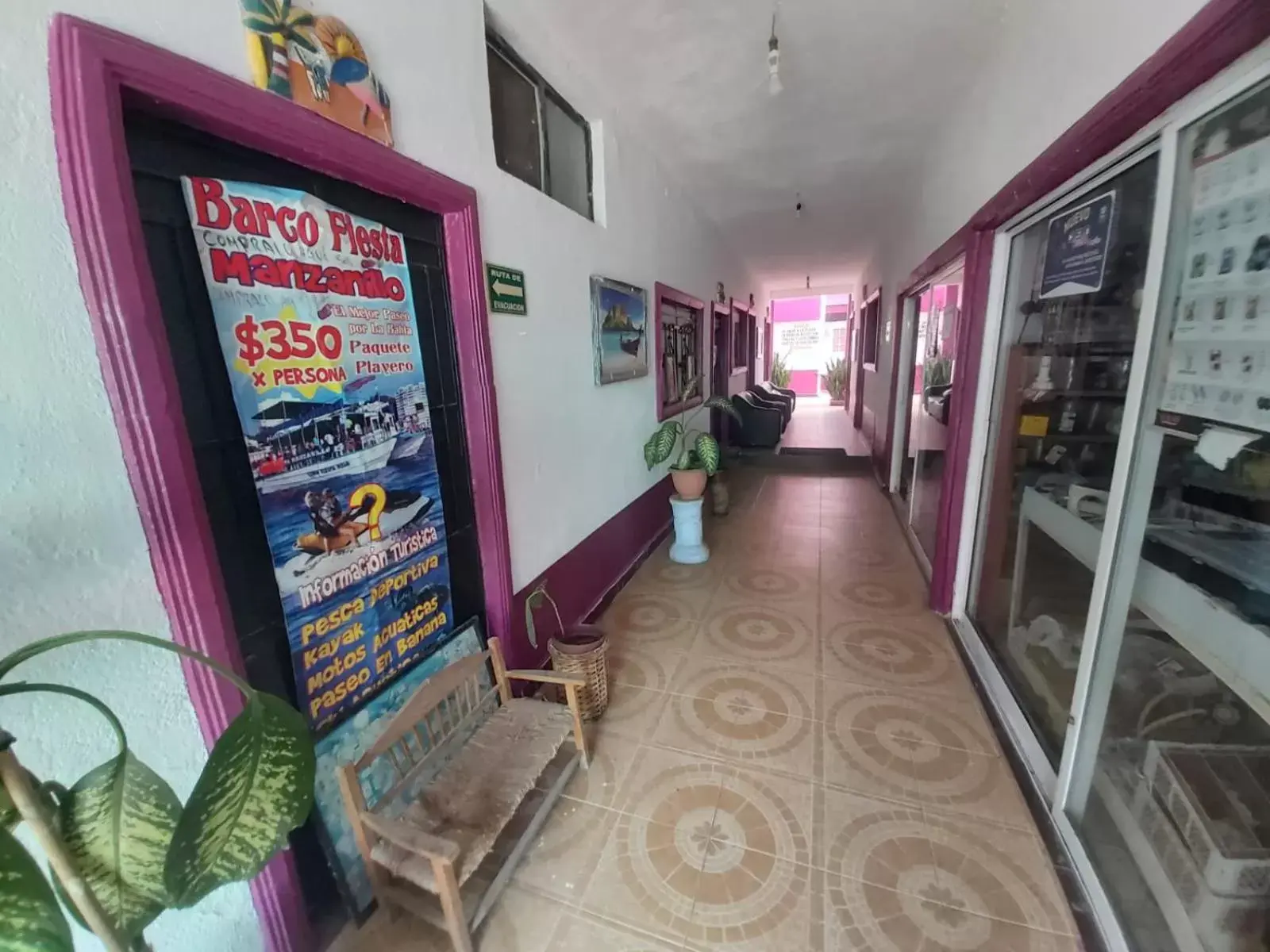 On-site shops in Hotel Ayalamar Manzanillo